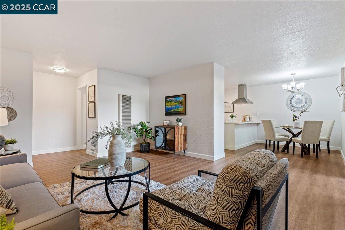 Photo #4: 41090592 Listing 