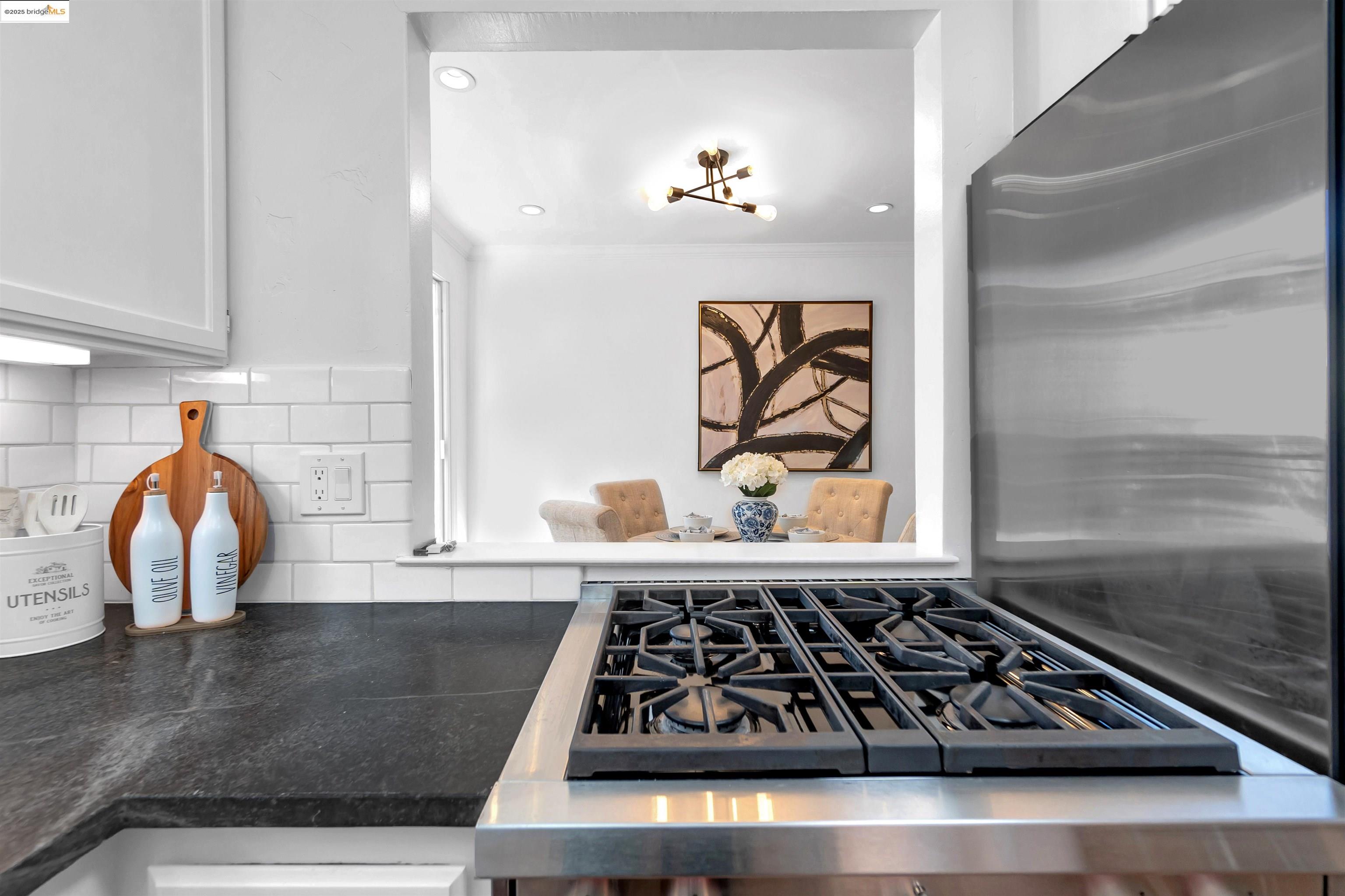 Detail Gallery Image 13 of 35 For 412 Pepper Ave, Palo Alto,  CA 94306 - 2 Beds | 1 Baths