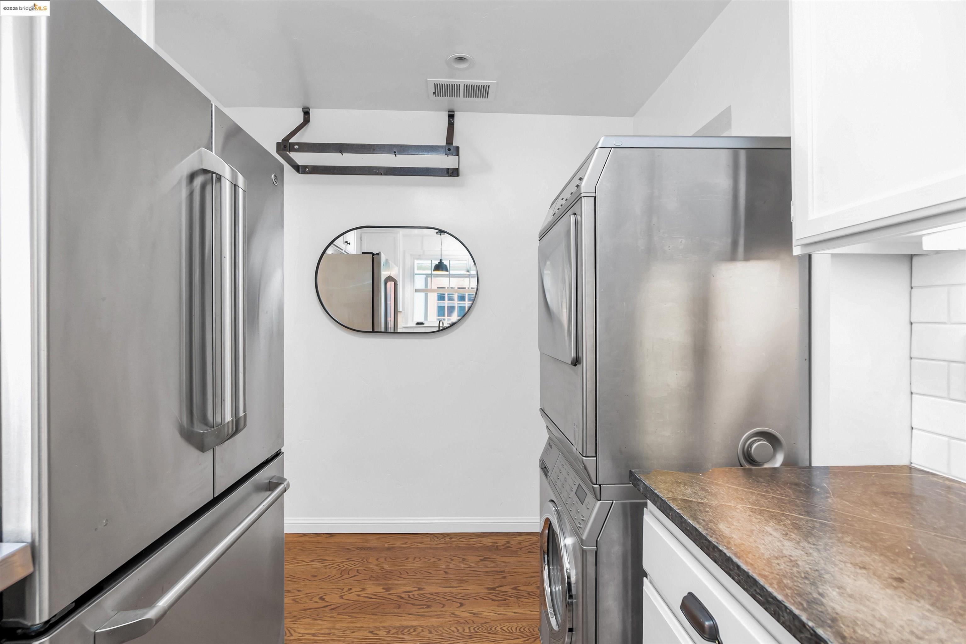 Detail Gallery Image 14 of 35 For 412 Pepper Ave, Palo Alto,  CA 94306 - 2 Beds | 1 Baths