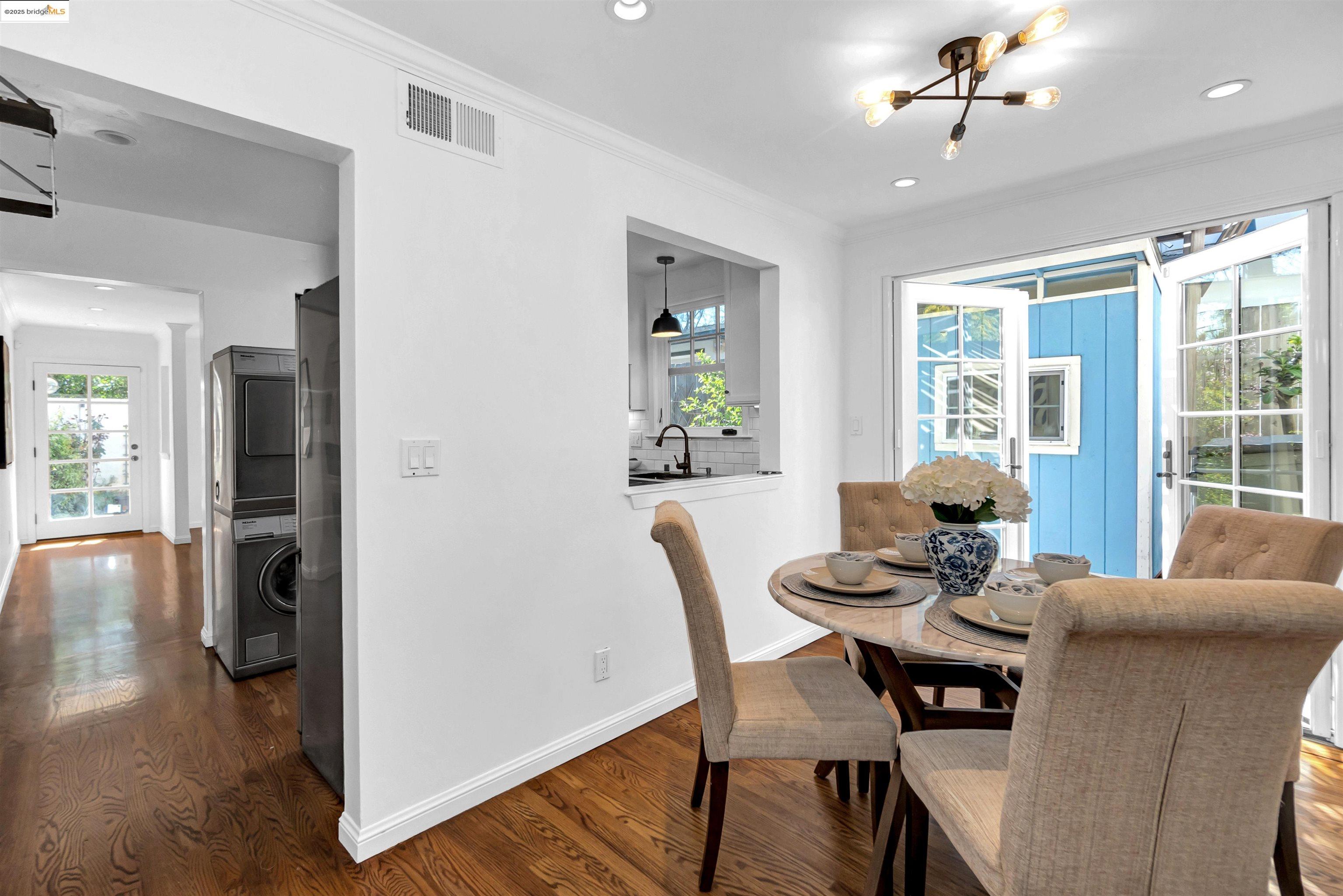 Detail Gallery Image 15 of 35 For 412 Pepper Ave, Palo Alto,  CA 94306 - 2 Beds | 1 Baths