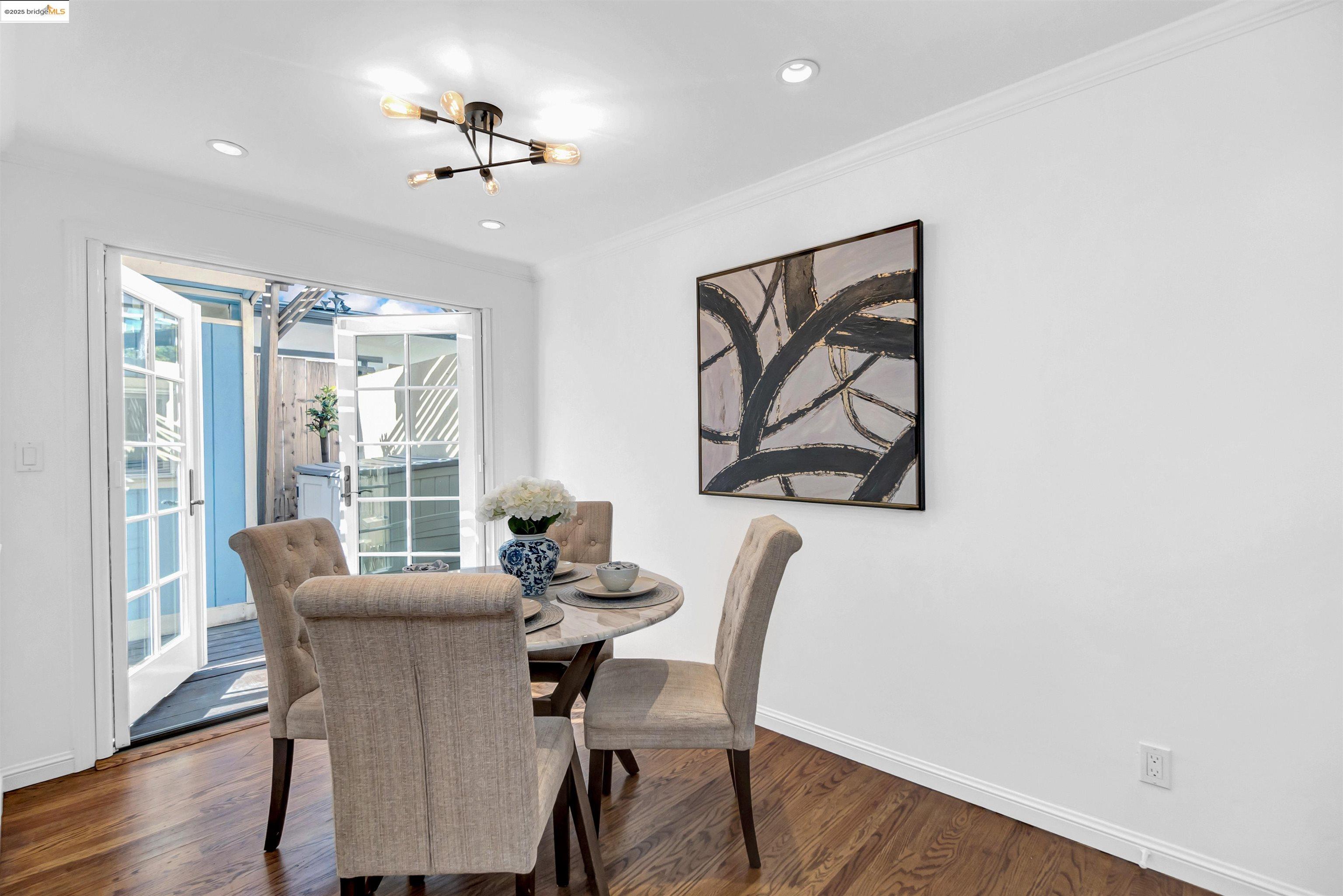 Detail Gallery Image 16 of 35 For 412 Pepper Ave, Palo Alto,  CA 94306 - 2 Beds | 1 Baths