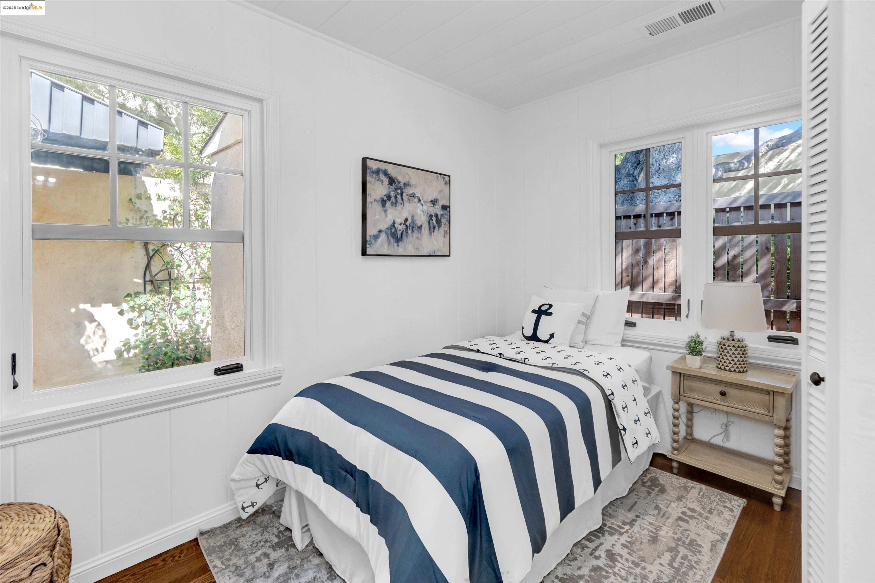 Detail Gallery Image 19 of 35 For 412 Pepper Ave, Palo Alto,  CA 94306 - 2 Beds | 1 Baths