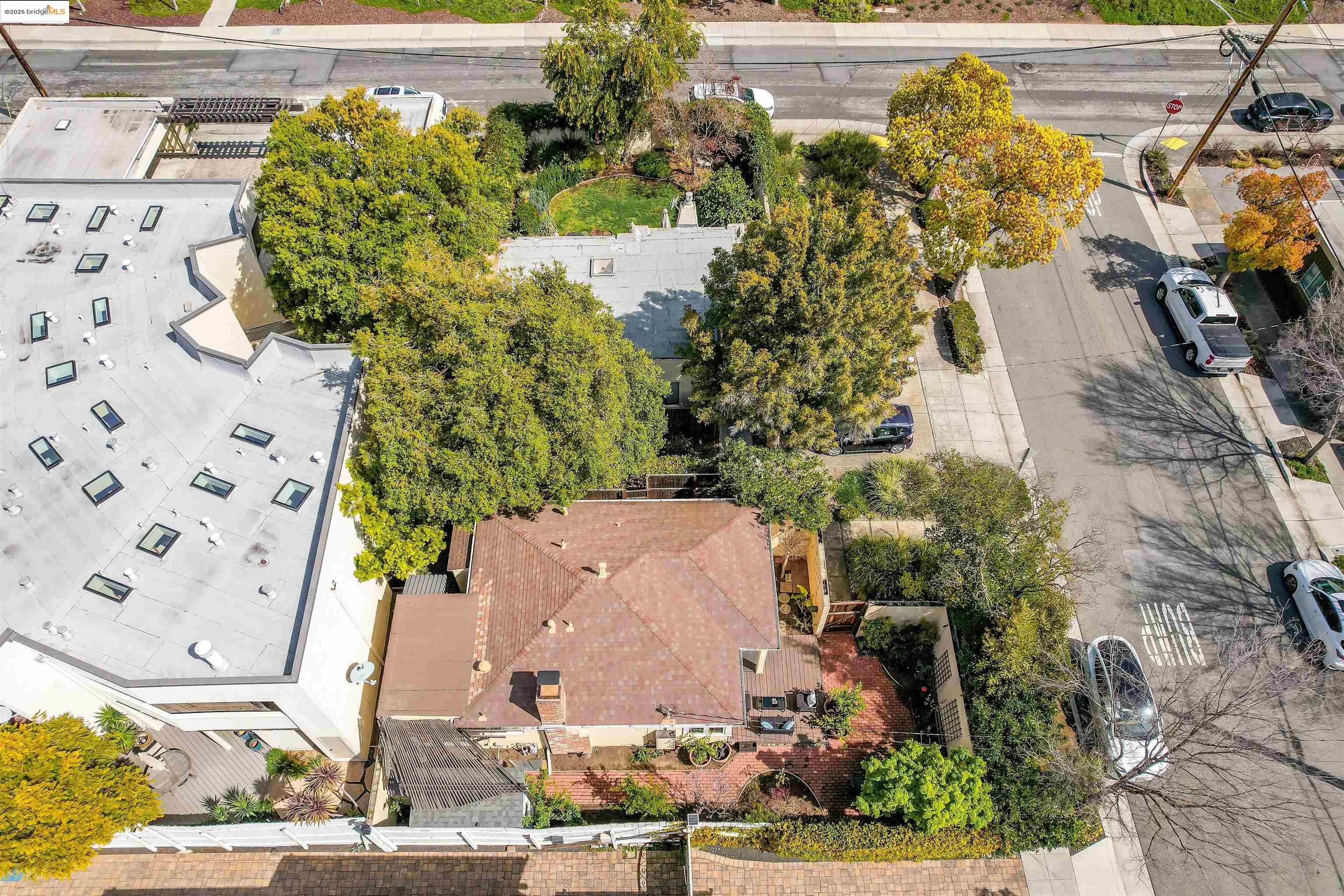 Detail Gallery Image 32 of 35 For 412 Pepper Ave, Palo Alto,  CA 94306 - 2 Beds | 1 Baths