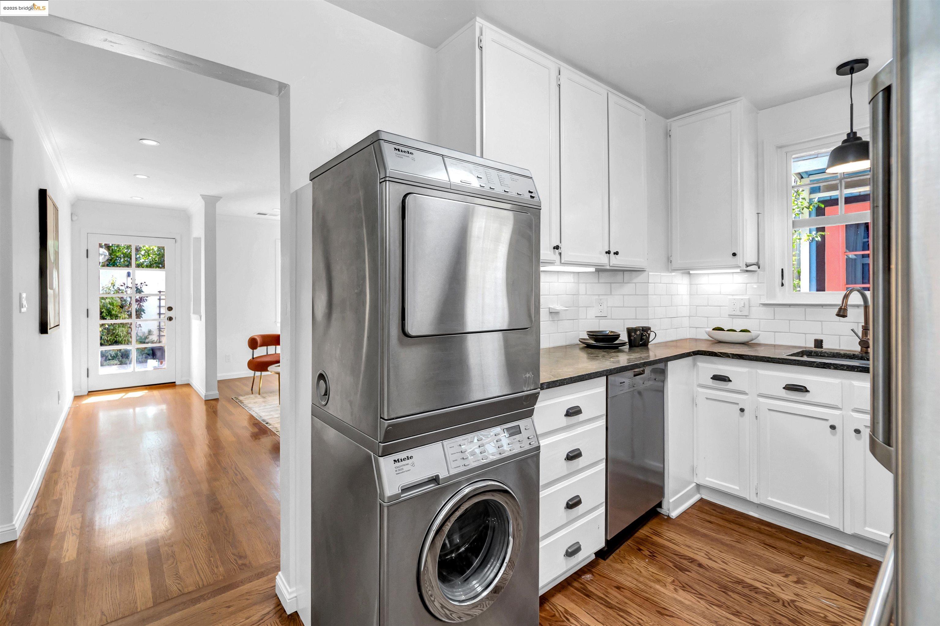 Detail Gallery Image 10 of 35 For 412 Pepper Ave, Palo Alto,  CA 94306 - 2 Beds | 1 Baths