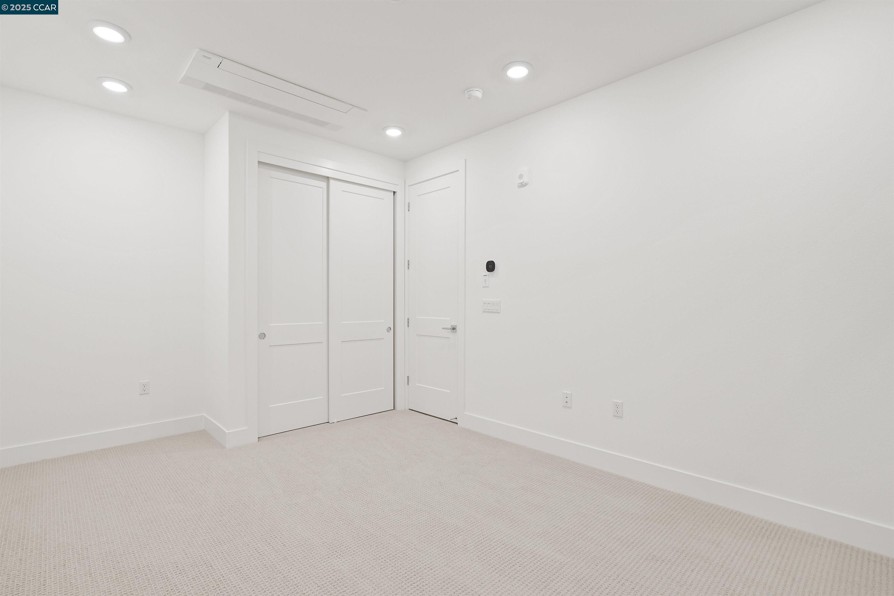 Detail Gallery Image 21 of 34 For 302 Stone Pine Terrace #4,  Sunnyvale,  CA 94086 - 4 Beds | 4 Baths