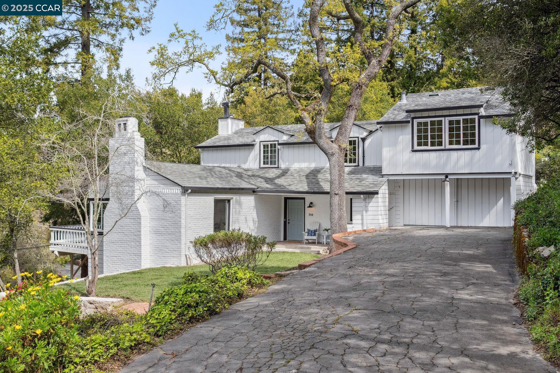 Detail Gallery Image 1 of 1 For 314 La Espiral, Orinda,  CA 94563 - 4 Beds | 2/2 Baths