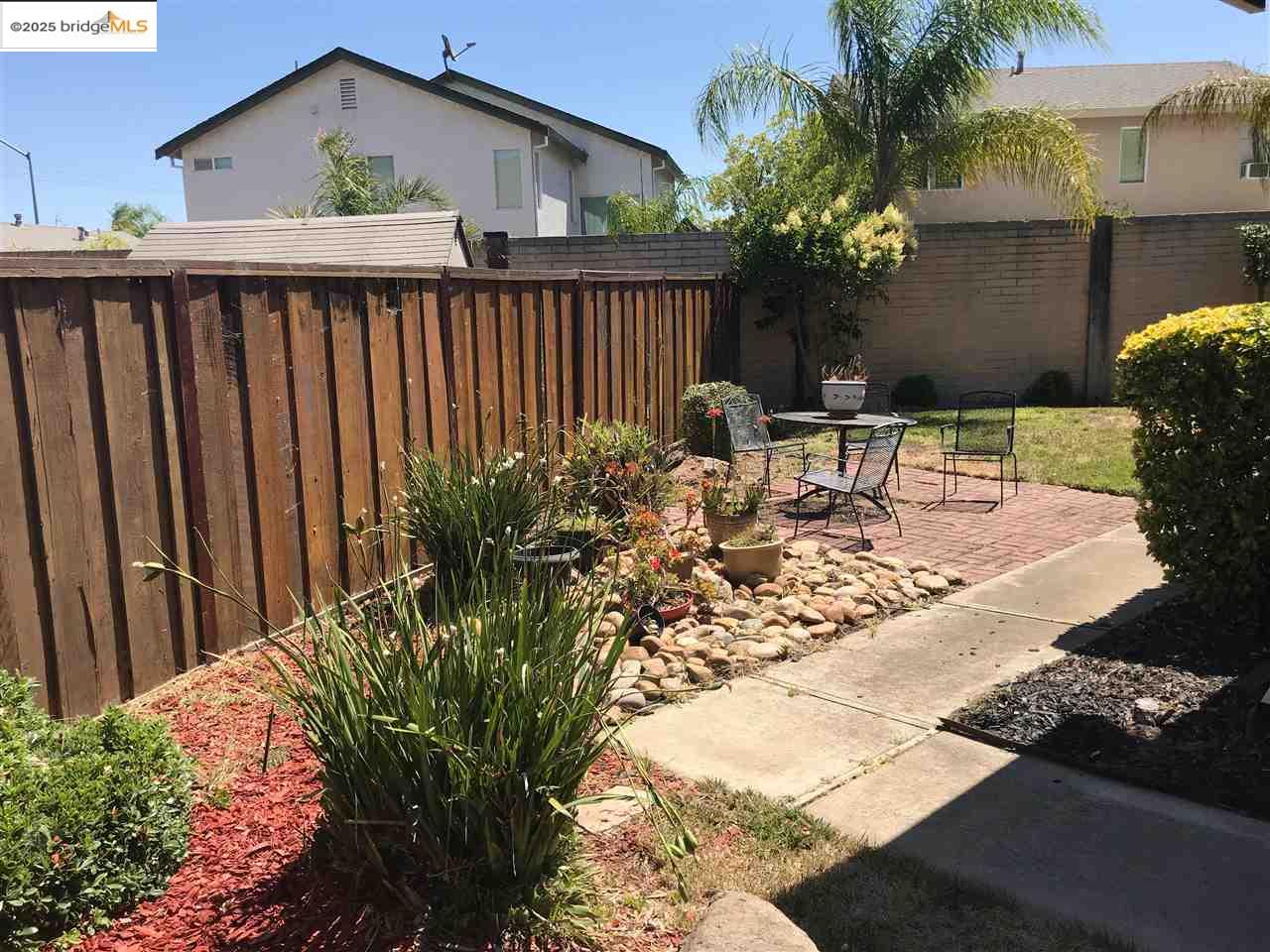 Detail Gallery Image 3 of 17 For 353 Hazelnut Ln, Oakley,  CA 94561 - 2 Beds | 1 Baths