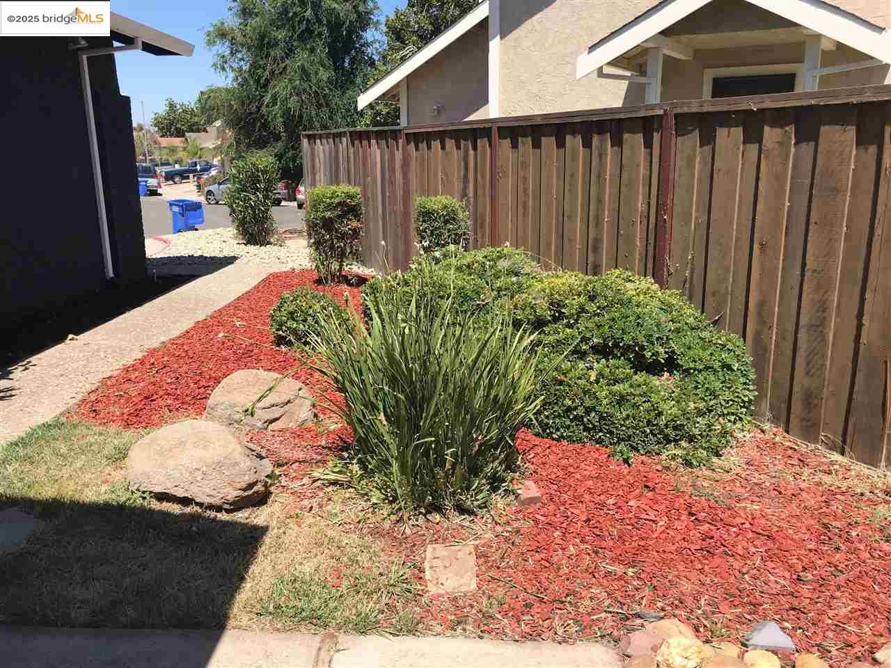 Detail Gallery Image 4 of 17 For 353 Hazelnut Ln, Oakley,  CA 94561 - 2 Beds | 1 Baths