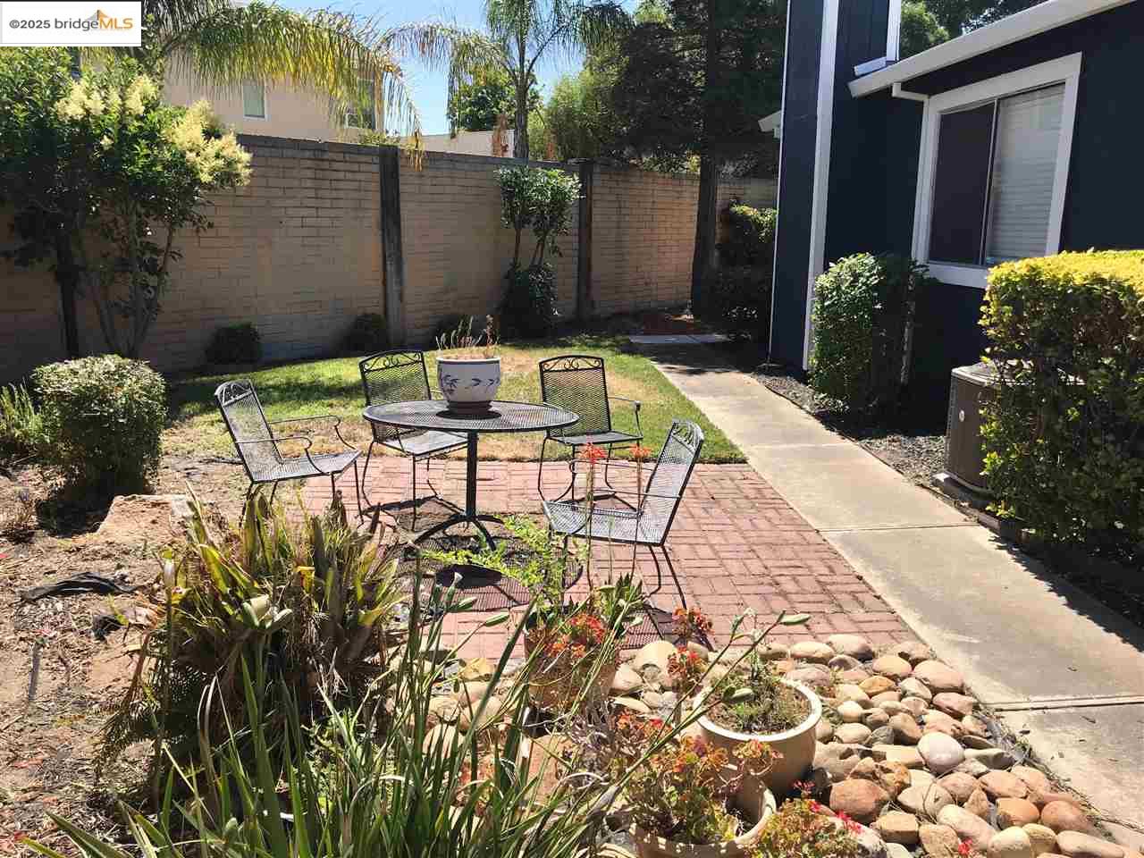 Detail Gallery Image 5 of 17 For 353 Hazelnut Ln, Oakley,  CA 94561 - 2 Beds | 1 Baths