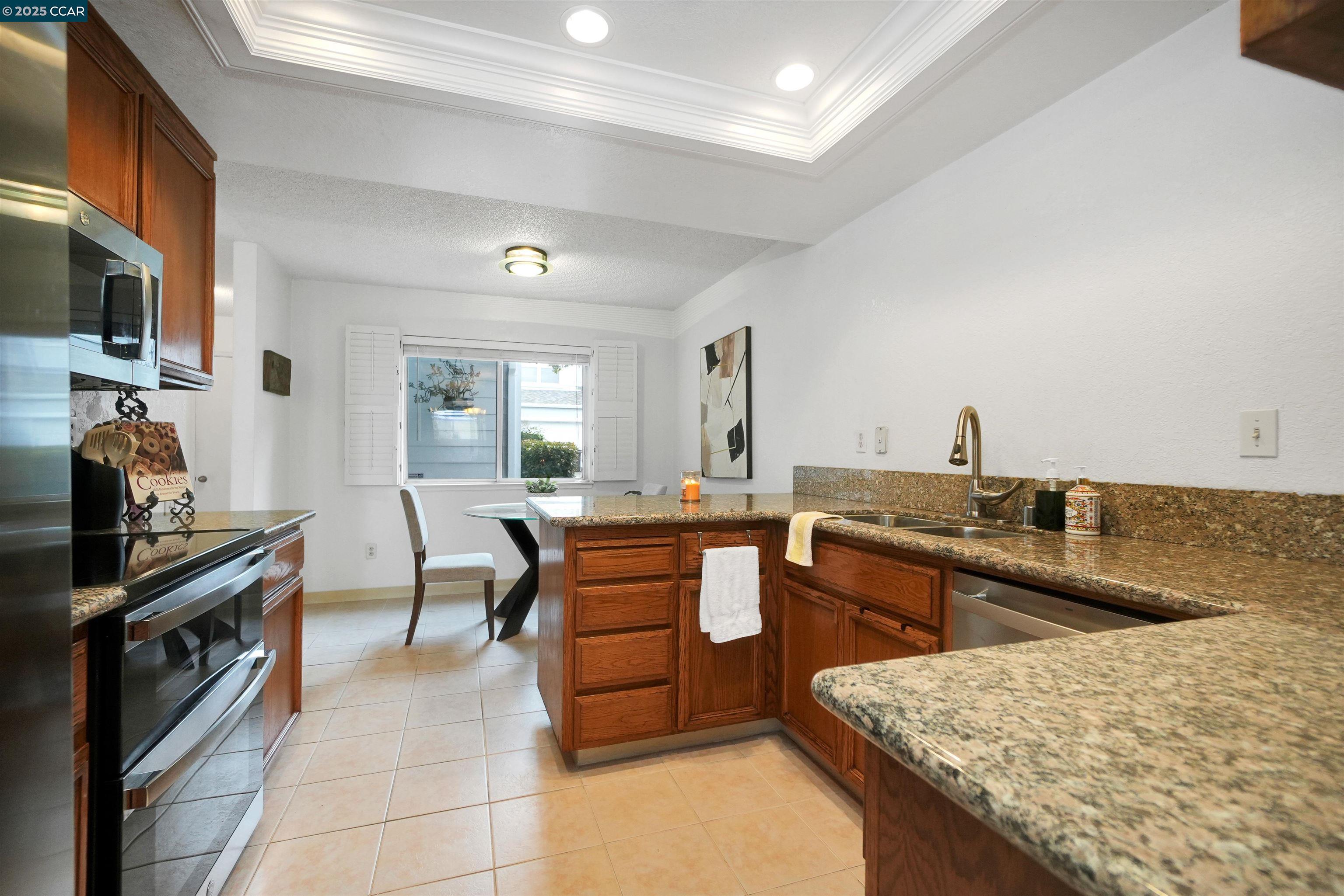 Detail Gallery Image 19 of 47 For 436 N Wildwood, Hercules,  CA 94547 - 3 Beds | 2/1 Baths