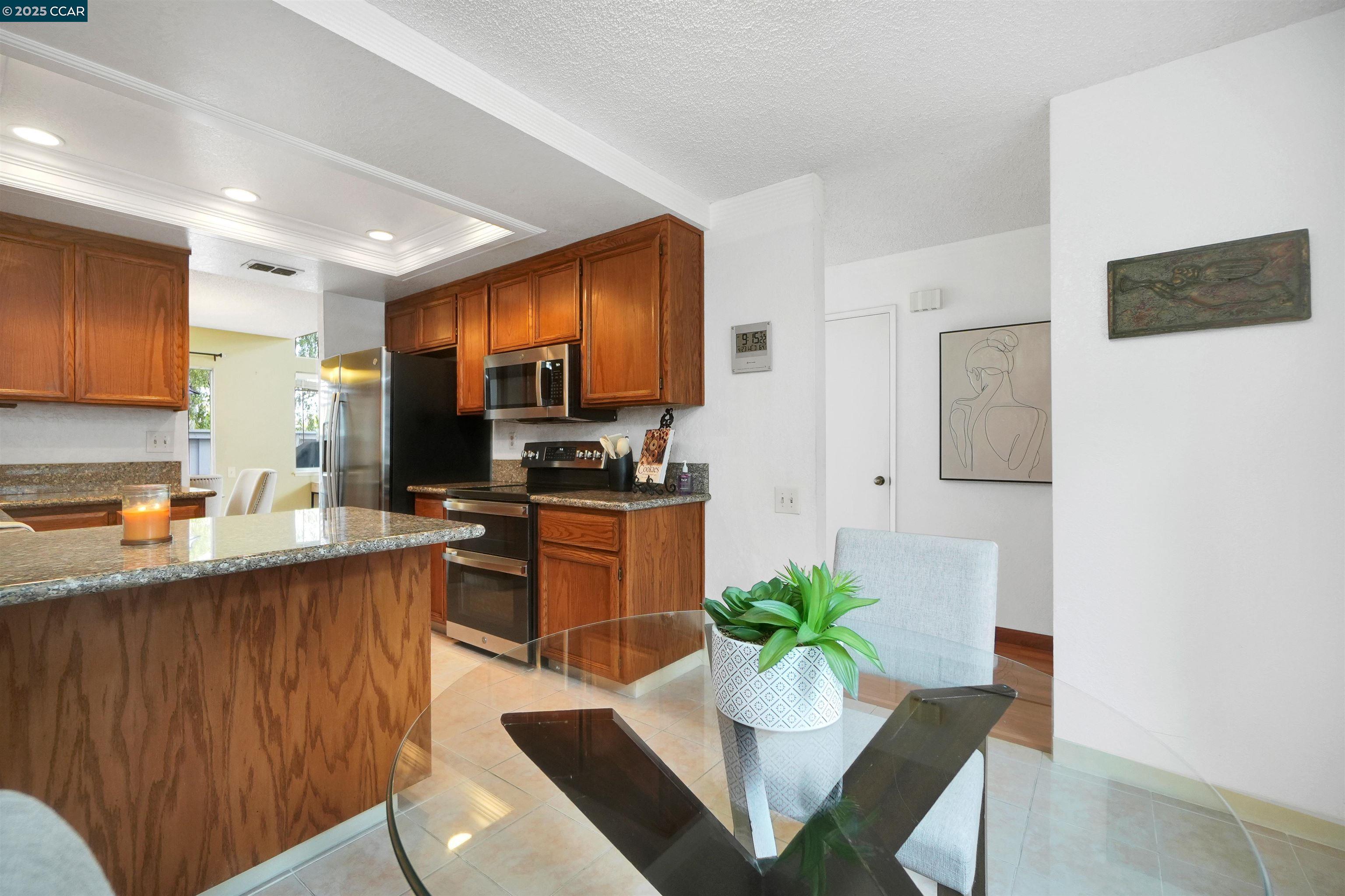 Detail Gallery Image 20 of 47 For 436 N Wildwood, Hercules,  CA 94547 - 3 Beds | 2/1 Baths