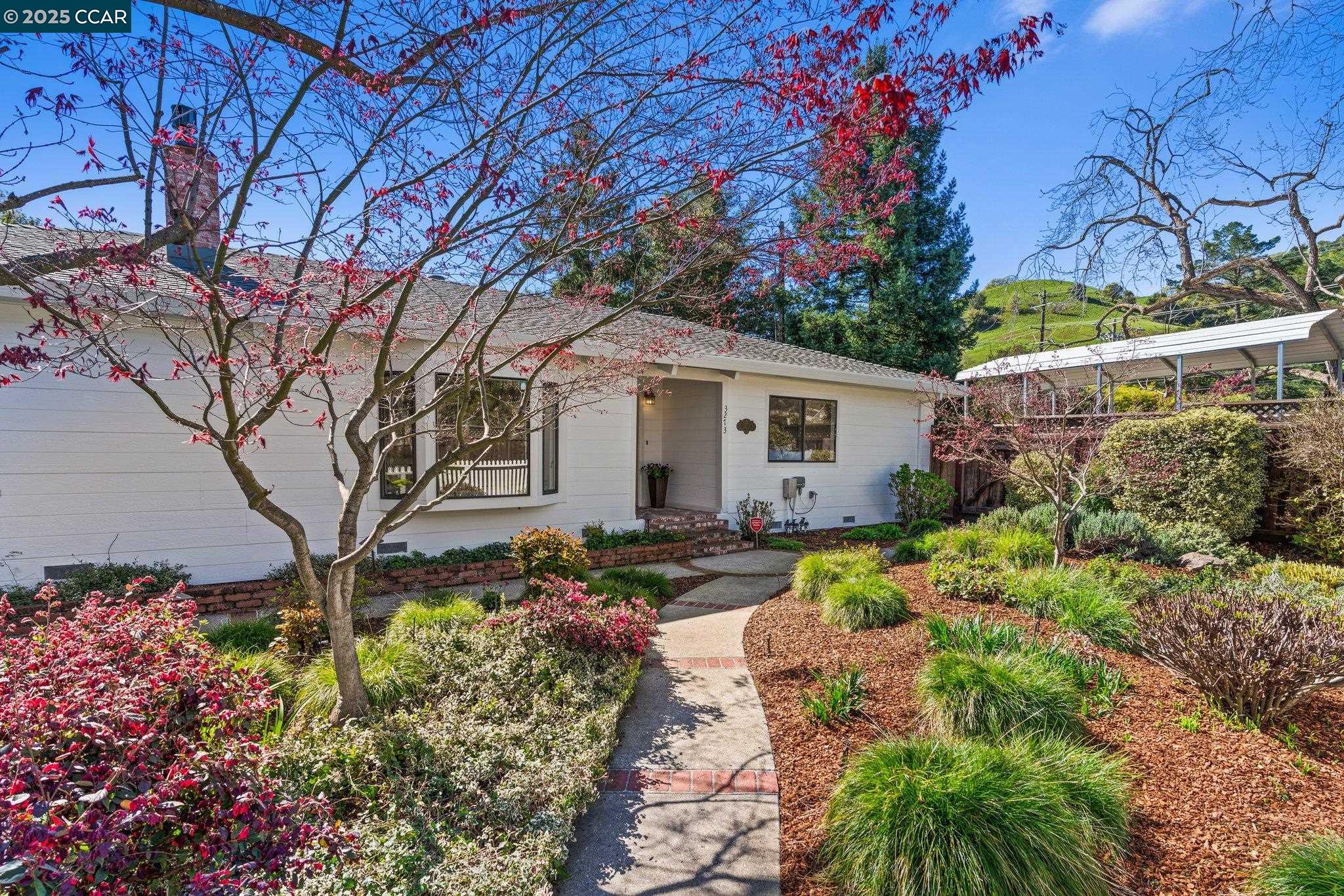 Detail Gallery Image 1 of 1 For 3273 Wooded Creek Lane, Lafayette,  CA 94549 - 3 Beds | 2 Baths