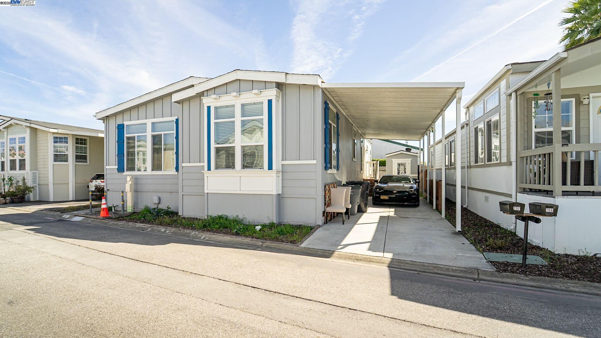 Detail Gallery Image 16 of 19 For 1085 Tasman Dr #207,  Sunnyvale,  CA 94089 - 3 Beds | 2 Baths