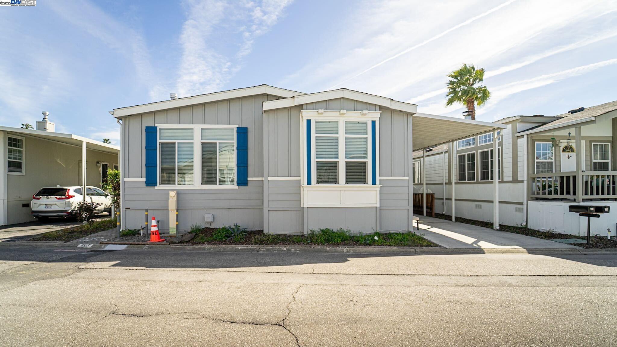 Detail Gallery Image 17 of 19 For 1085 Tasman Dr #207,  Sunnyvale,  CA 94089 - 3 Beds | 2 Baths