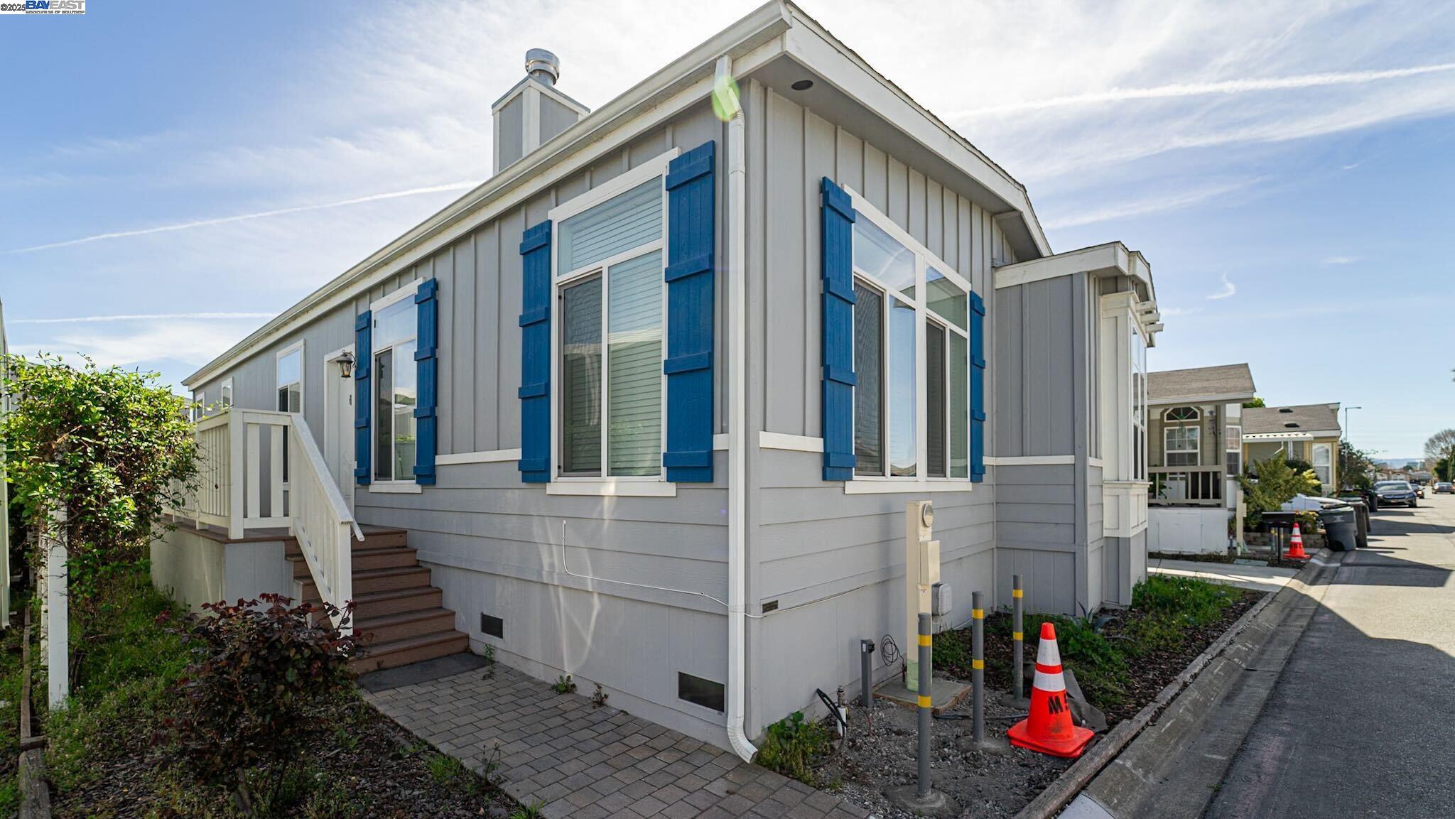 Detail Gallery Image 18 of 19 For 1085 Tasman Dr #207,  Sunnyvale,  CA 94089 - 3 Beds | 2 Baths