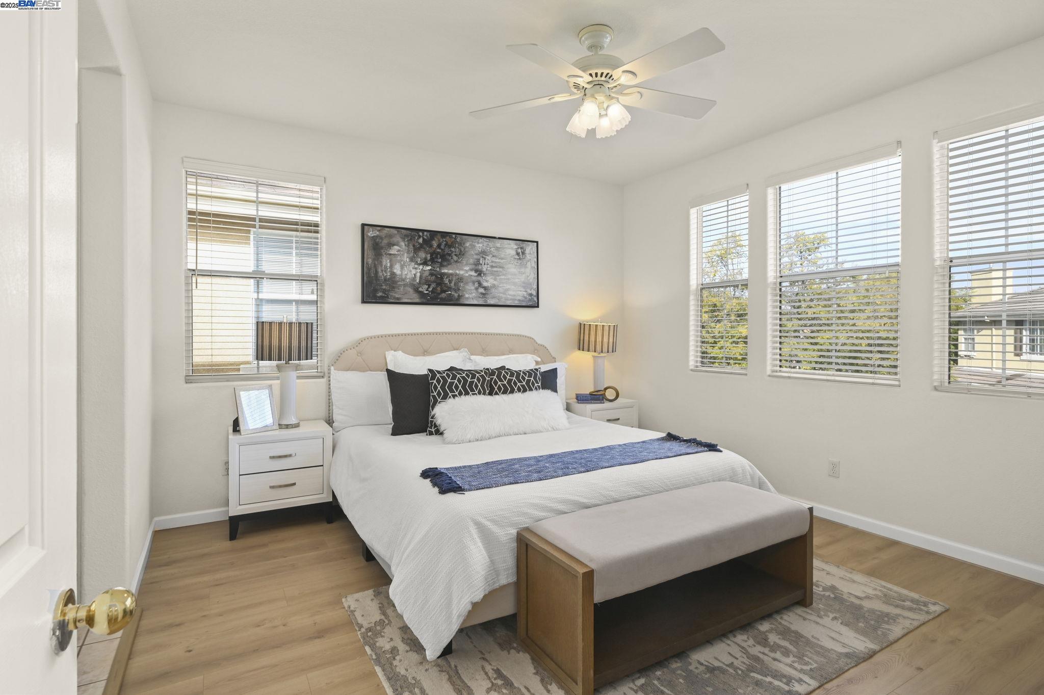 Detail Gallery Image 17 of 36 For 449 Farrel Ct, Mountain View,  CA 94043 - 3 Beds | 2/1 Baths