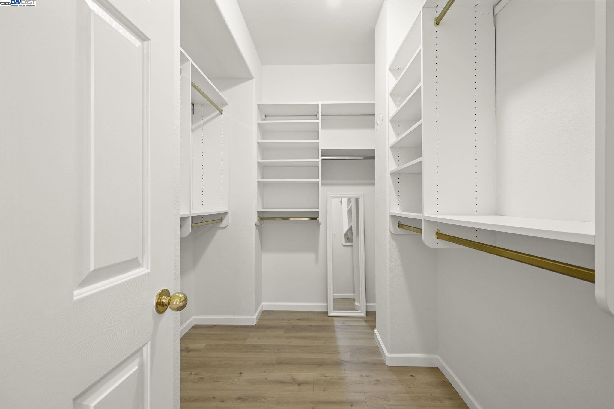 Detail Gallery Image 21 of 36 For 449 Farrel Ct, Mountain View,  CA 94043 - 3 Beds | 2/1 Baths