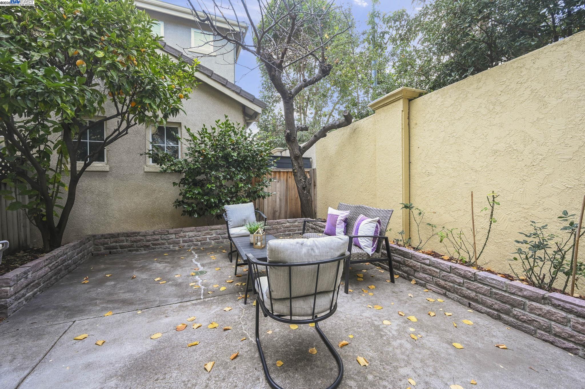 Detail Gallery Image 22 of 36 For 449 Farrel Ct, Mountain View,  CA 94043 - 3 Beds | 2/1 Baths