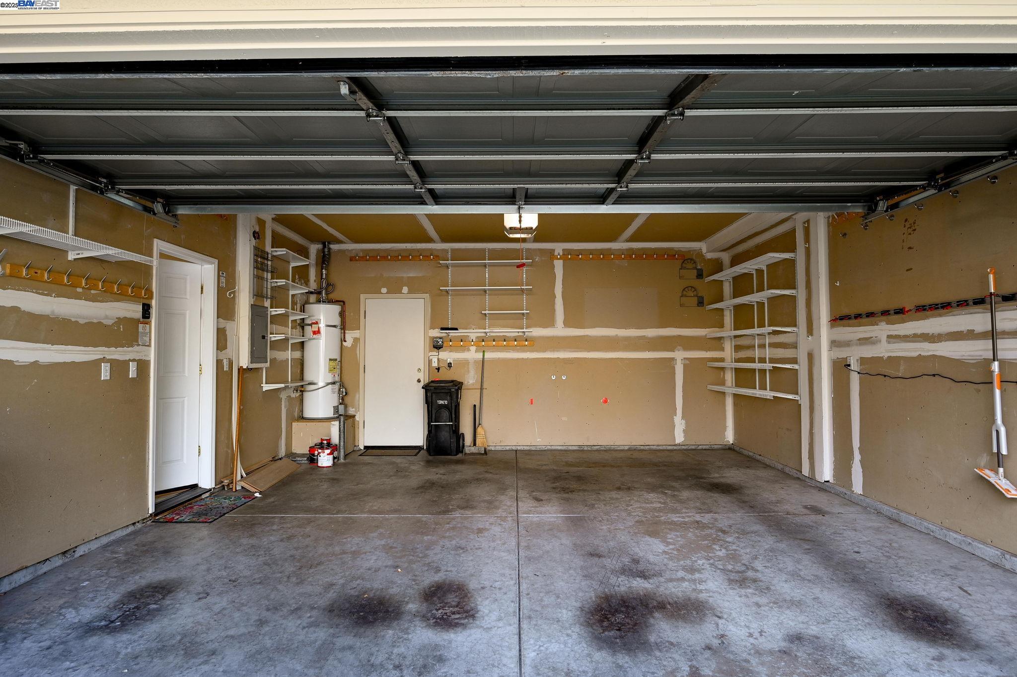 Detail Gallery Image 26 of 36 For 449 Farrel Ct, Mountain View,  CA 94043 - 3 Beds | 2/1 Baths