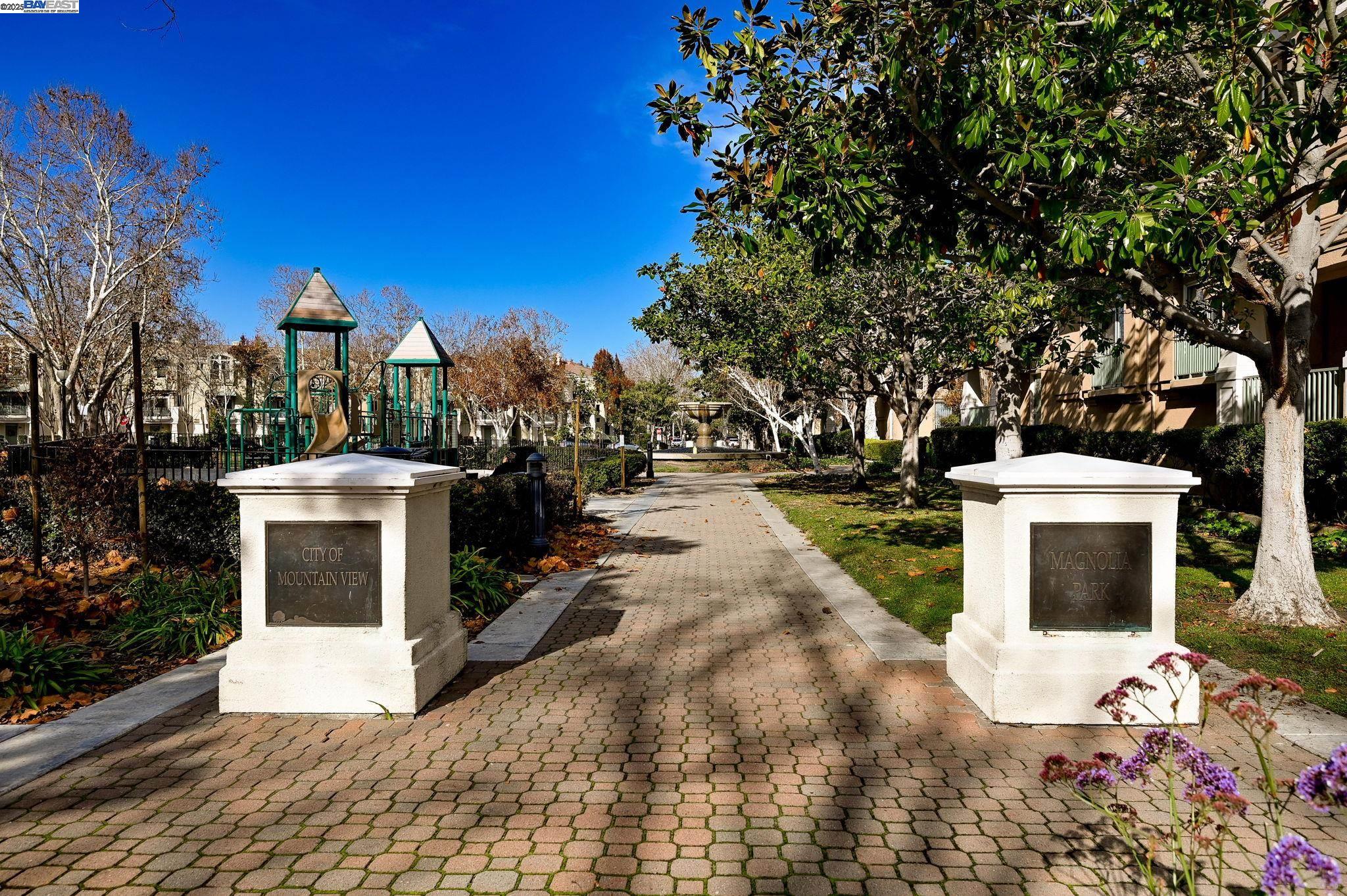 Detail Gallery Image 29 of 36 For 449 Farrel Ct, Mountain View,  CA 94043 - 3 Beds | 2/1 Baths