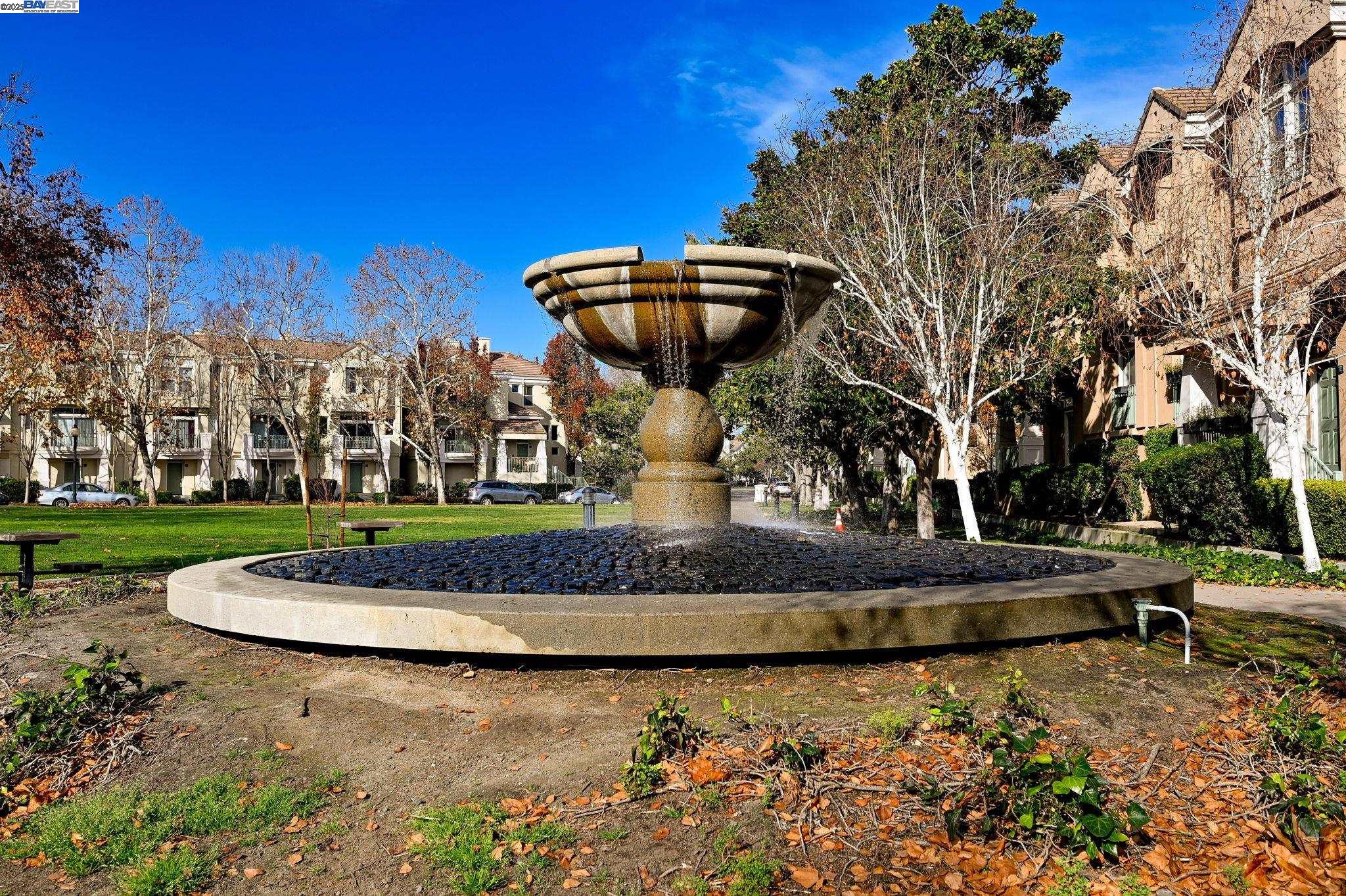 Detail Gallery Image 32 of 36 For 449 Farrel Ct, Mountain View,  CA 94043 - 3 Beds | 2/1 Baths