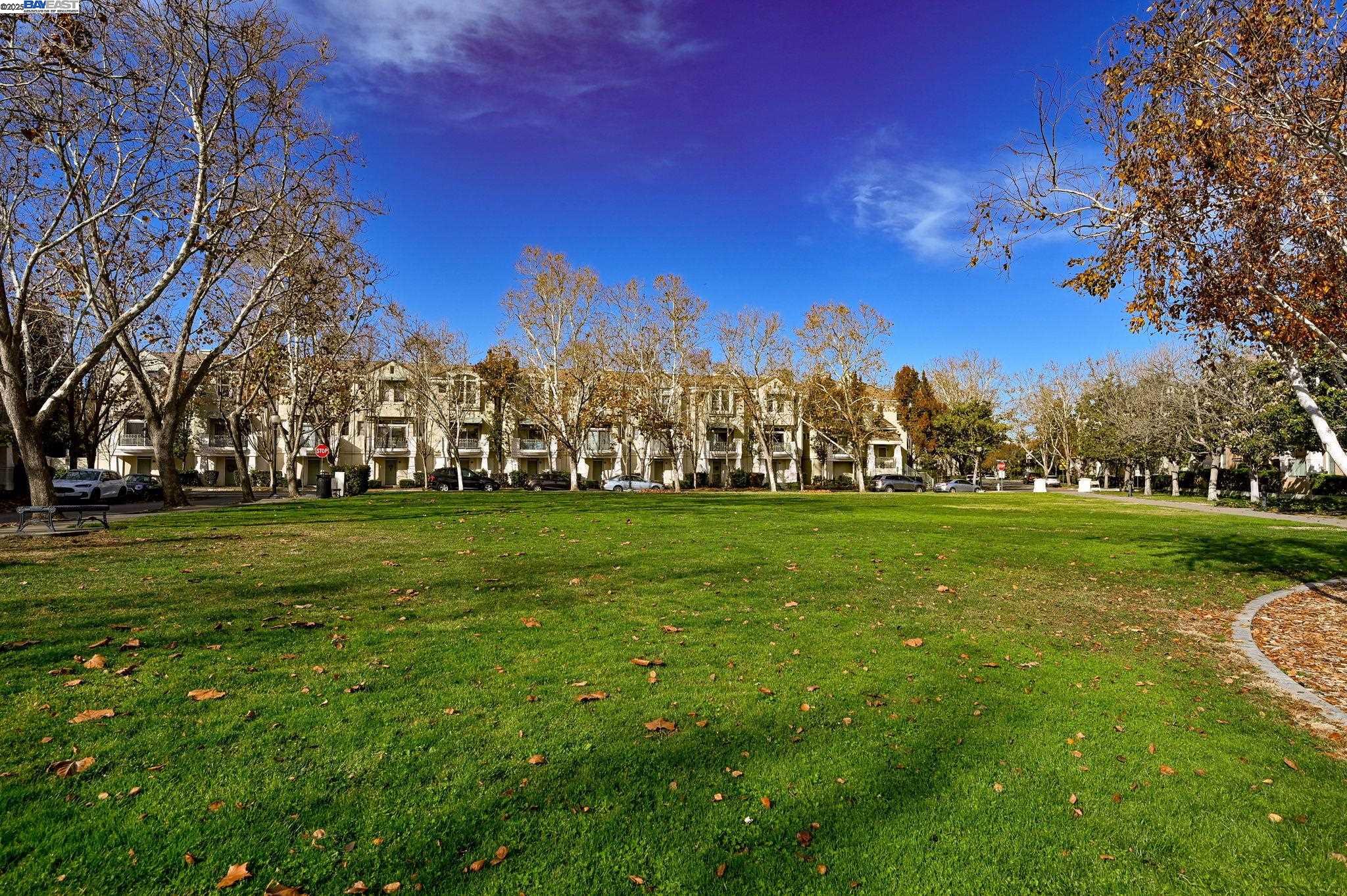 Detail Gallery Image 35 of 36 For 449 Farrel Ct, Mountain View,  CA 94043 - 3 Beds | 2/1 Baths