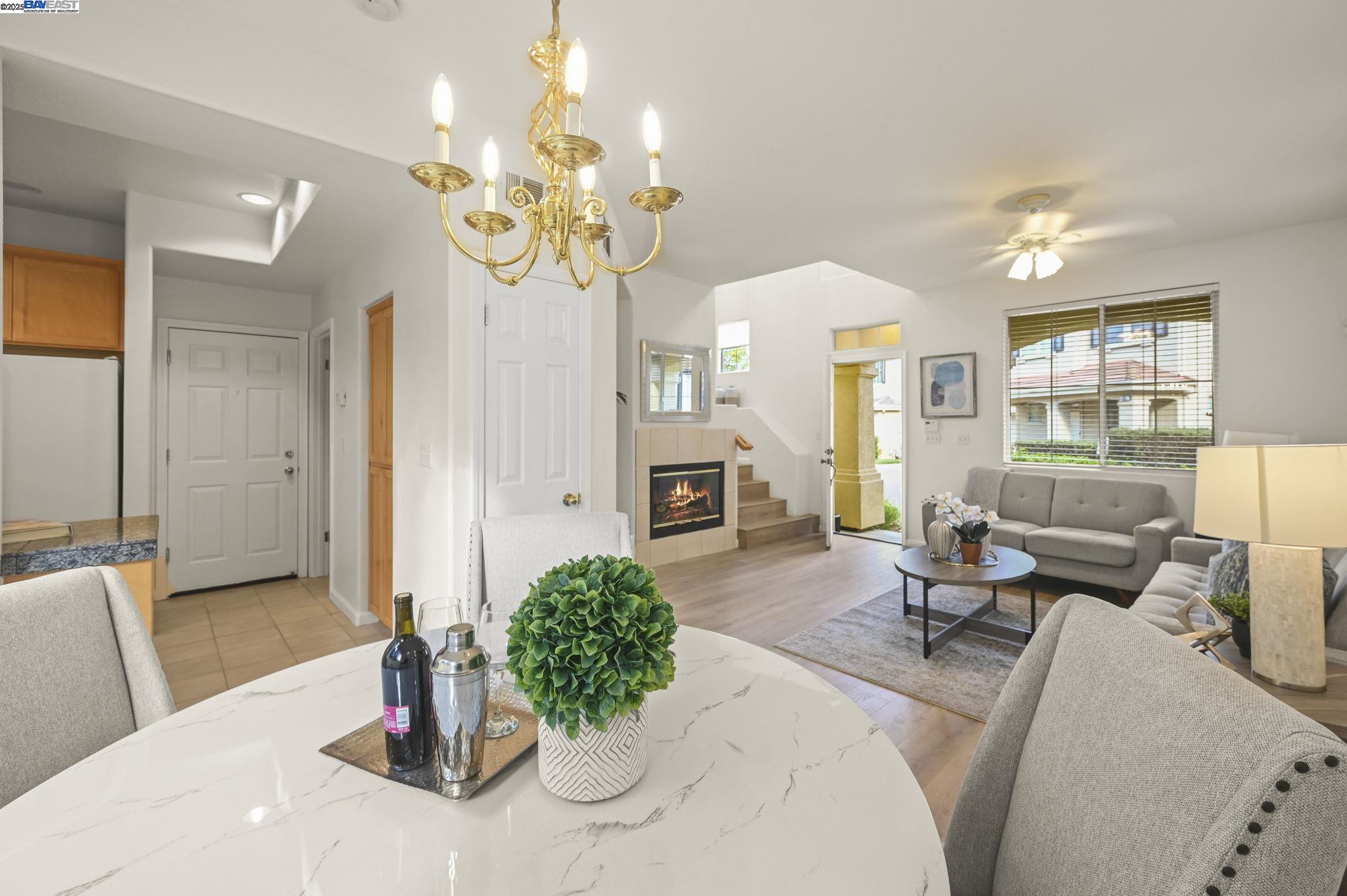 Detail Gallery Image 8 of 36 For 449 Farrel Ct, Mountain View,  CA 94043 - 3 Beds | 2/1 Baths