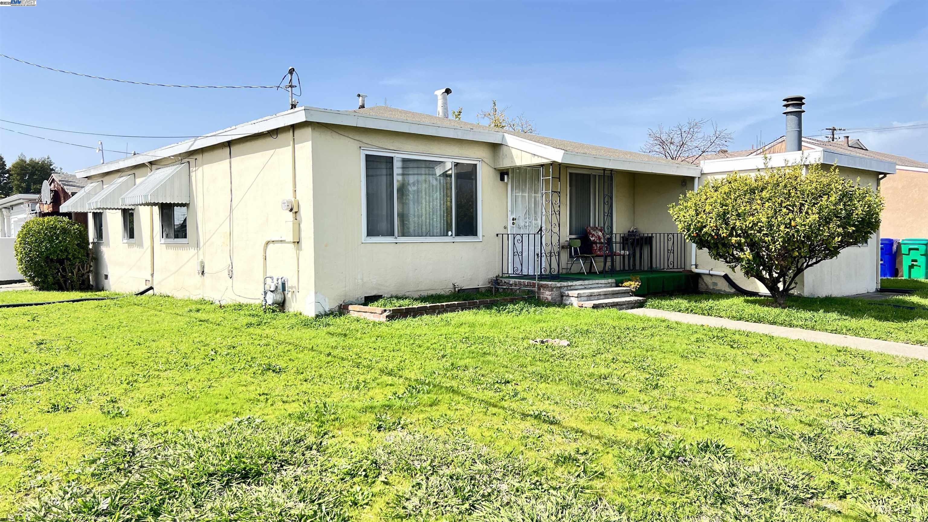 Detail Gallery Image 1 of 1 For 14865 Farnsworth St, San Leandro,  CA 94579 - 3 Beds | 1 Baths