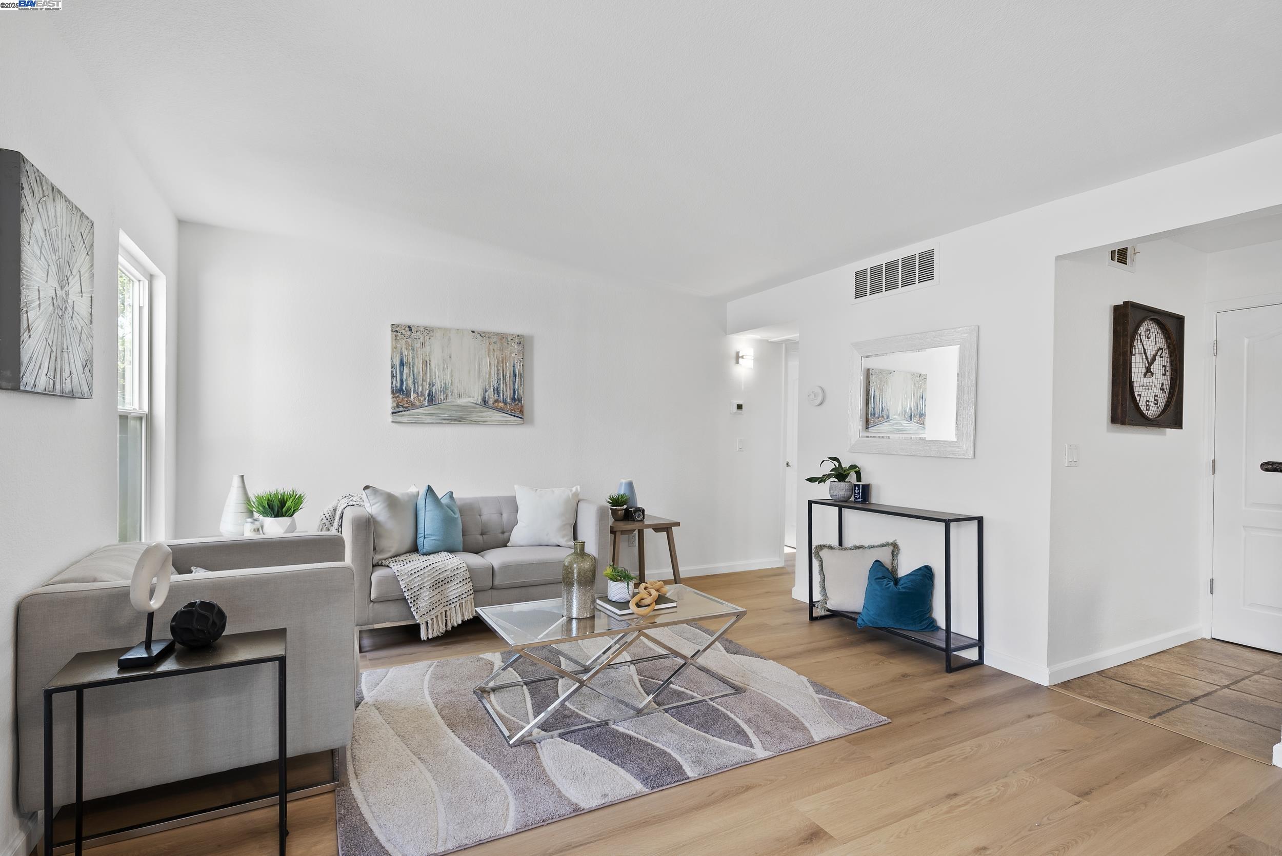 Photo #2: 41090650 Listing 