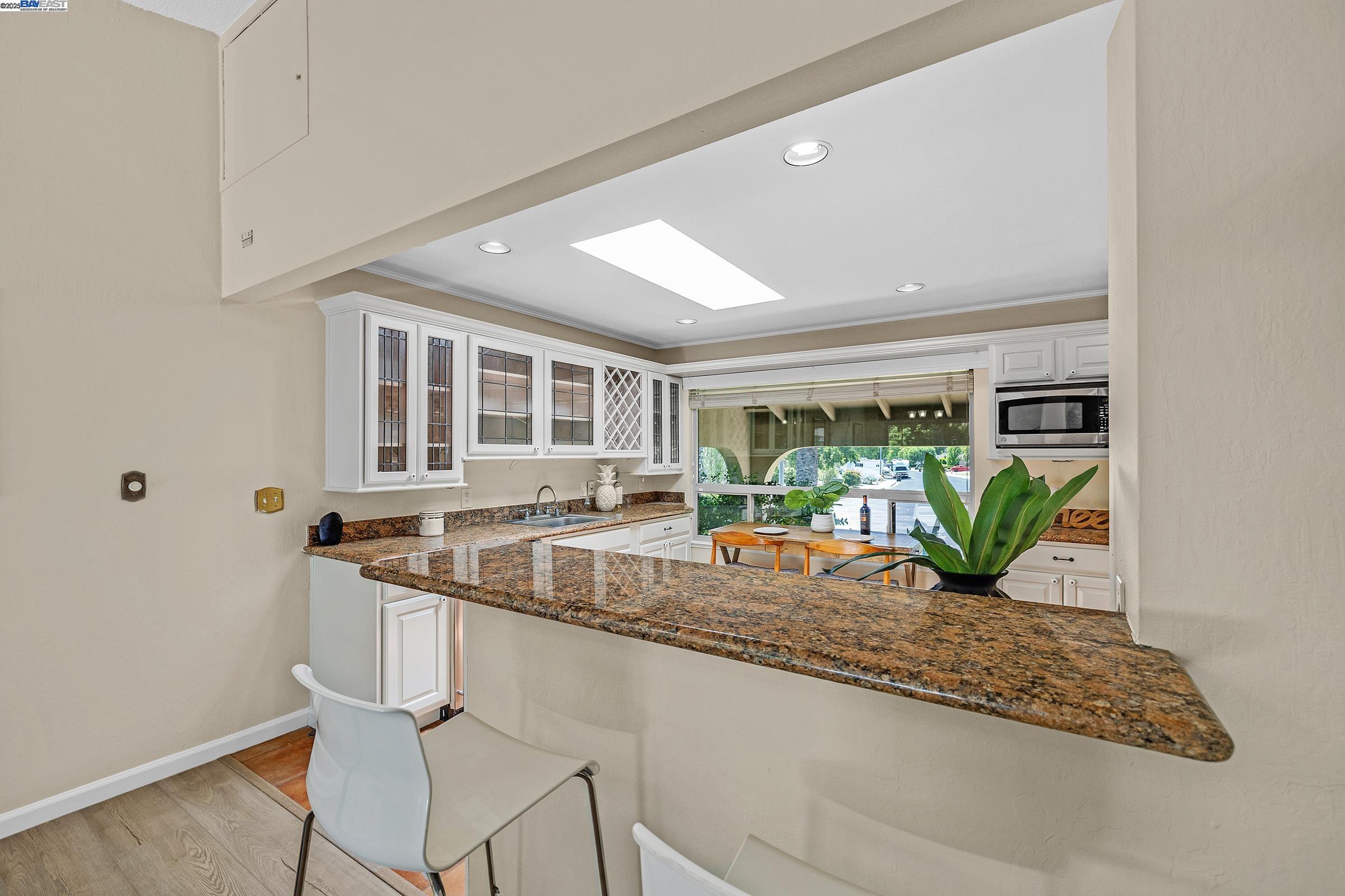 Detail Gallery Image 11 of 40 For 5375 Sandra Way, Livermore,  CA 94550 - 4 Beds | 3 Baths