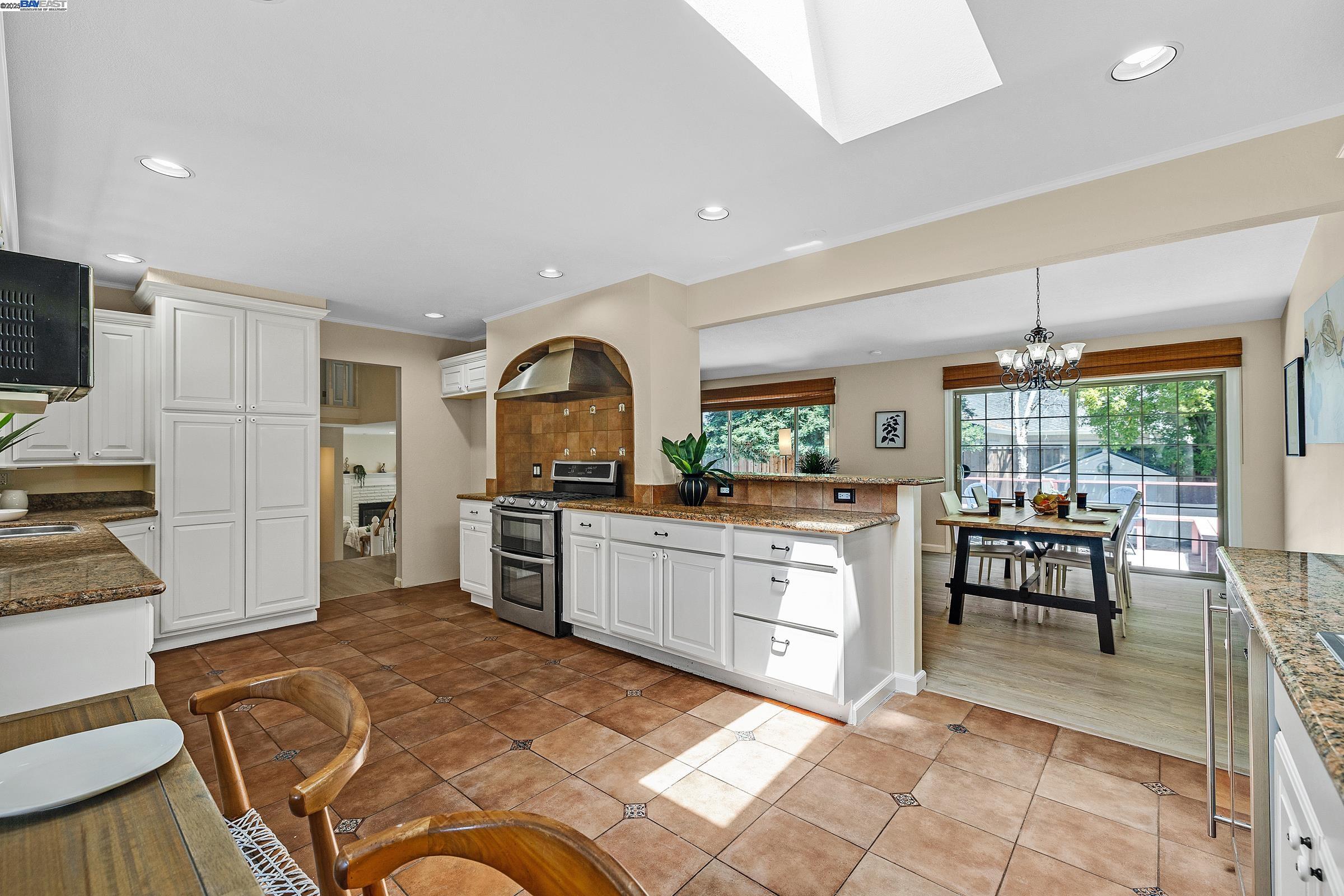 Detail Gallery Image 16 of 40 For 5375 Sandra Way, Livermore,  CA 94550 - 4 Beds | 3 Baths
