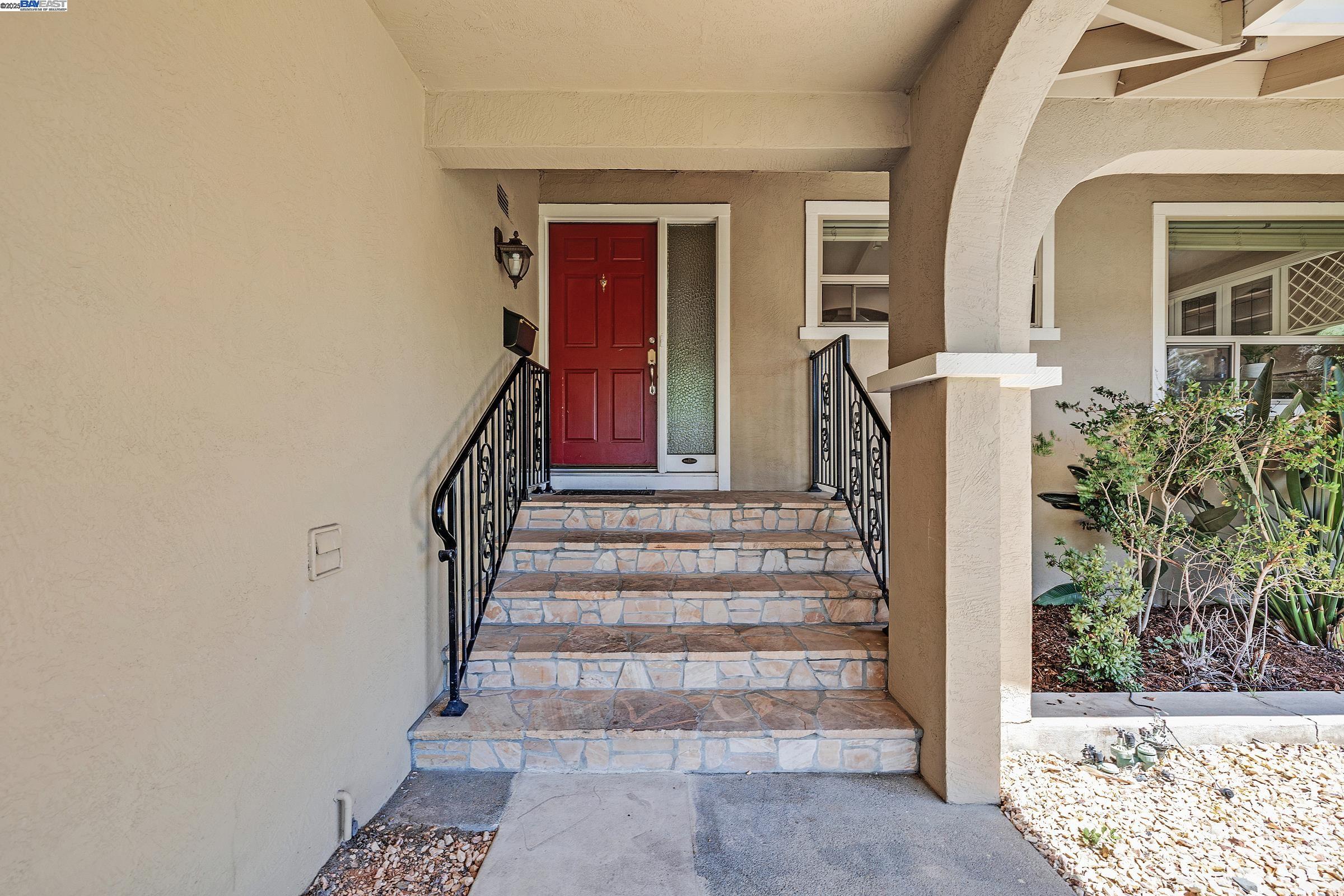 Detail Gallery Image 4 of 40 For 5375 Sandra Way, Livermore,  CA 94550 - 4 Beds | 3 Baths