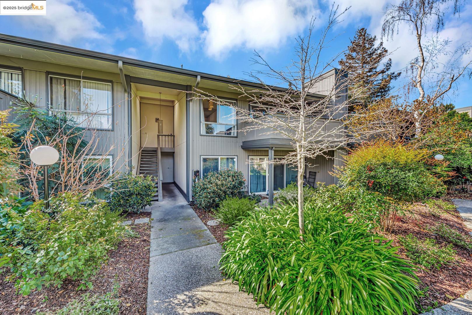 Detail Gallery Image 2 of 34 For 121 Buckingham Dr Unit 25,  Santa Clara,  CA 95051 - 2 Beds | 2 Baths