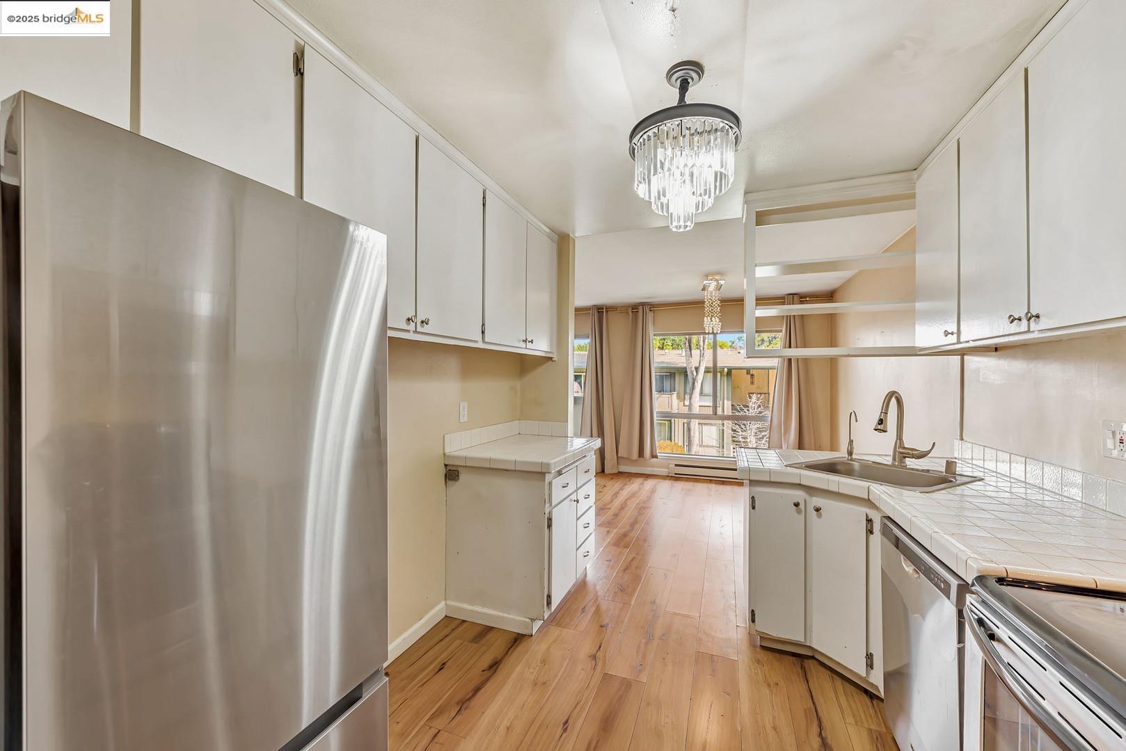 Detail Gallery Image 12 of 34 For 121 Buckingham Dr Unit 25,  Santa Clara,  CA 95051 - 2 Beds | 2 Baths