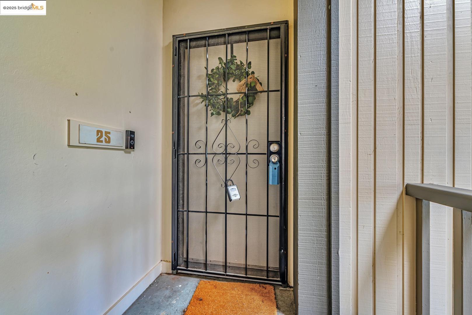 Detail Gallery Image 3 of 34 For 121 Buckingham Dr Unit 25,  Santa Clara,  CA 95051 - 2 Beds | 2 Baths