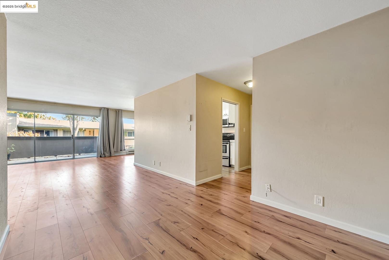 Detail Gallery Image 5 of 34 For 121 Buckingham Dr Unit 25,  Santa Clara,  CA 95051 - 2 Beds | 2 Baths
