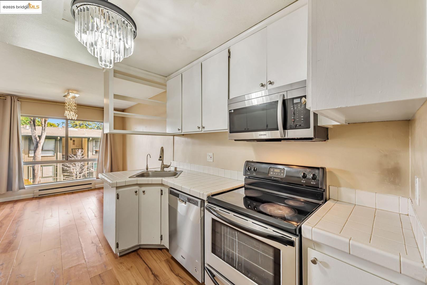 Detail Gallery Image 10 of 34 For 121 Buckingham Dr Unit 25,  Santa Clara,  CA 95051 - 2 Beds | 2 Baths
