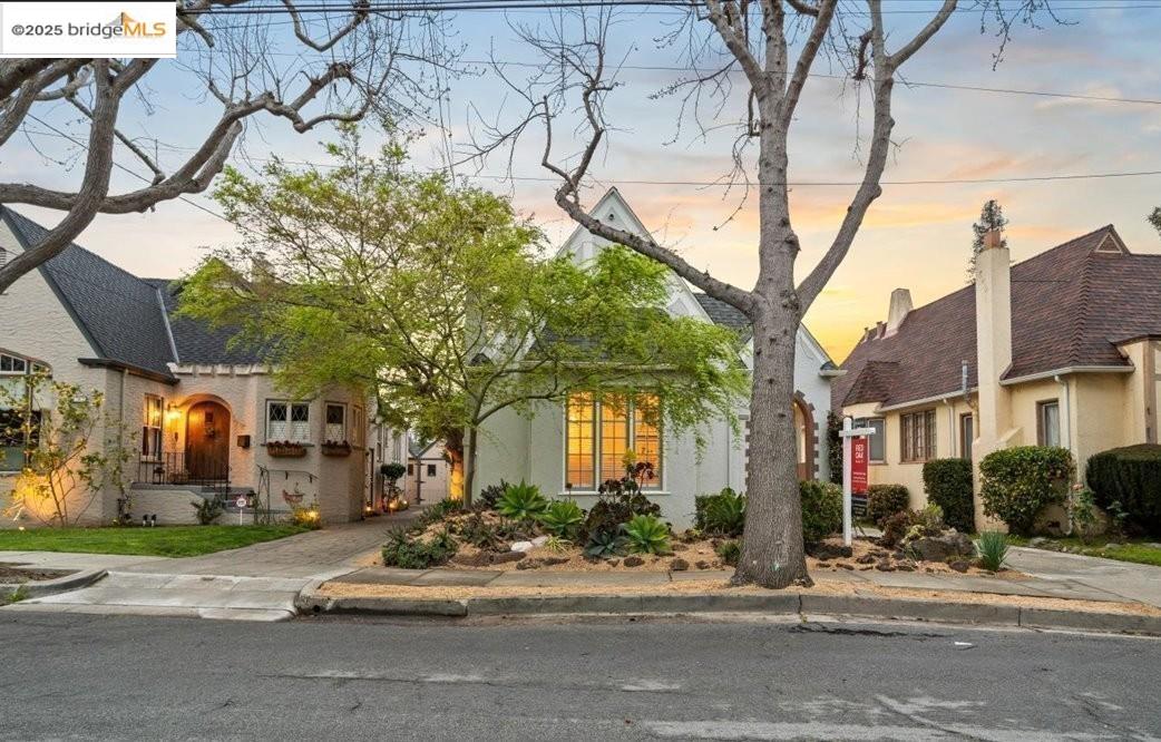 Detail Gallery Image 1 of 1 For 825 Chetland Rd, San Leandro,  CA 94577 - 2 Beds | 1 Baths