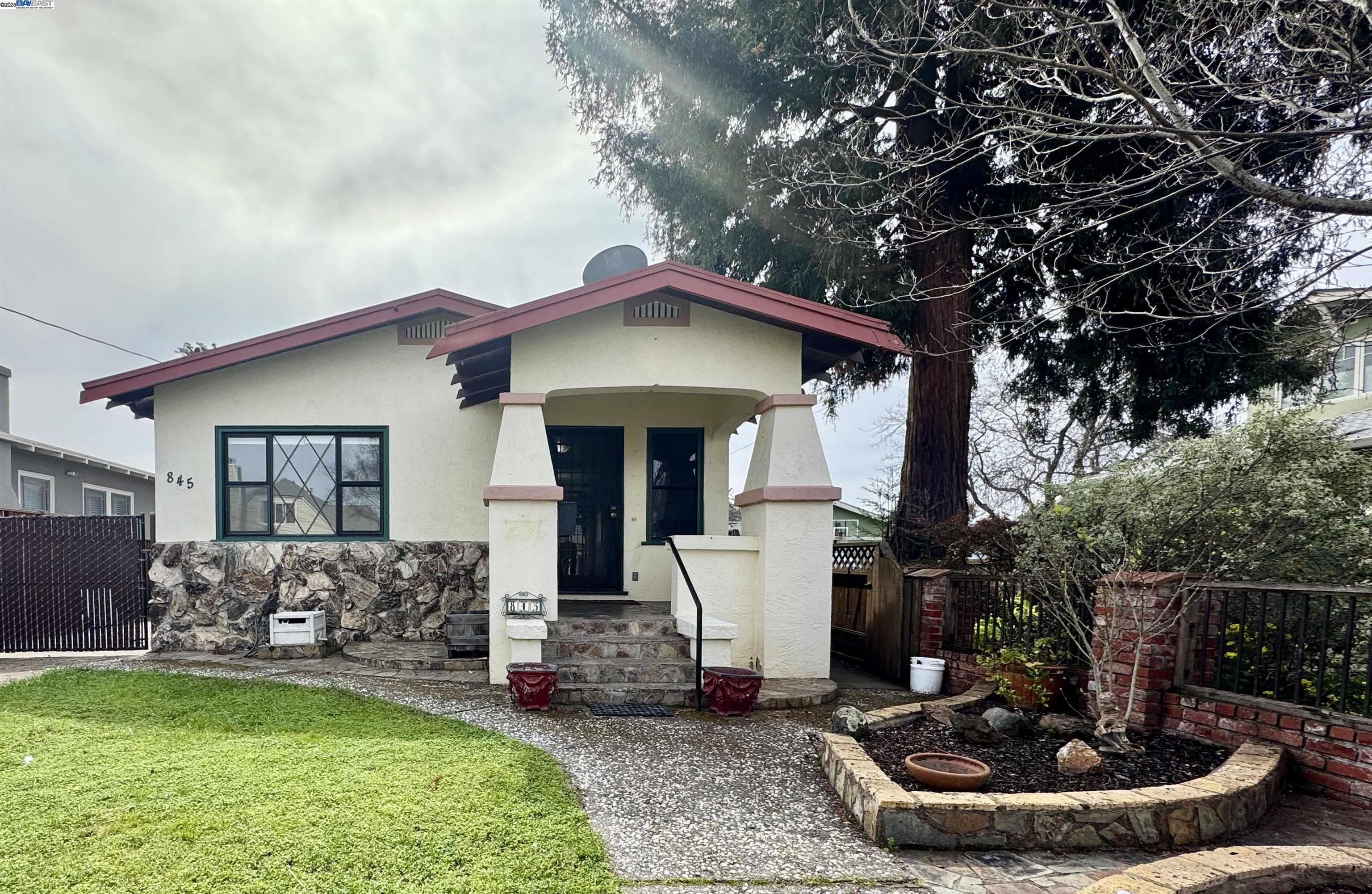 Detail Gallery Image 1 of 1 For 845 Alice Ave, San Leandro,  CA 94577 - 2 Beds | 1/1 Baths