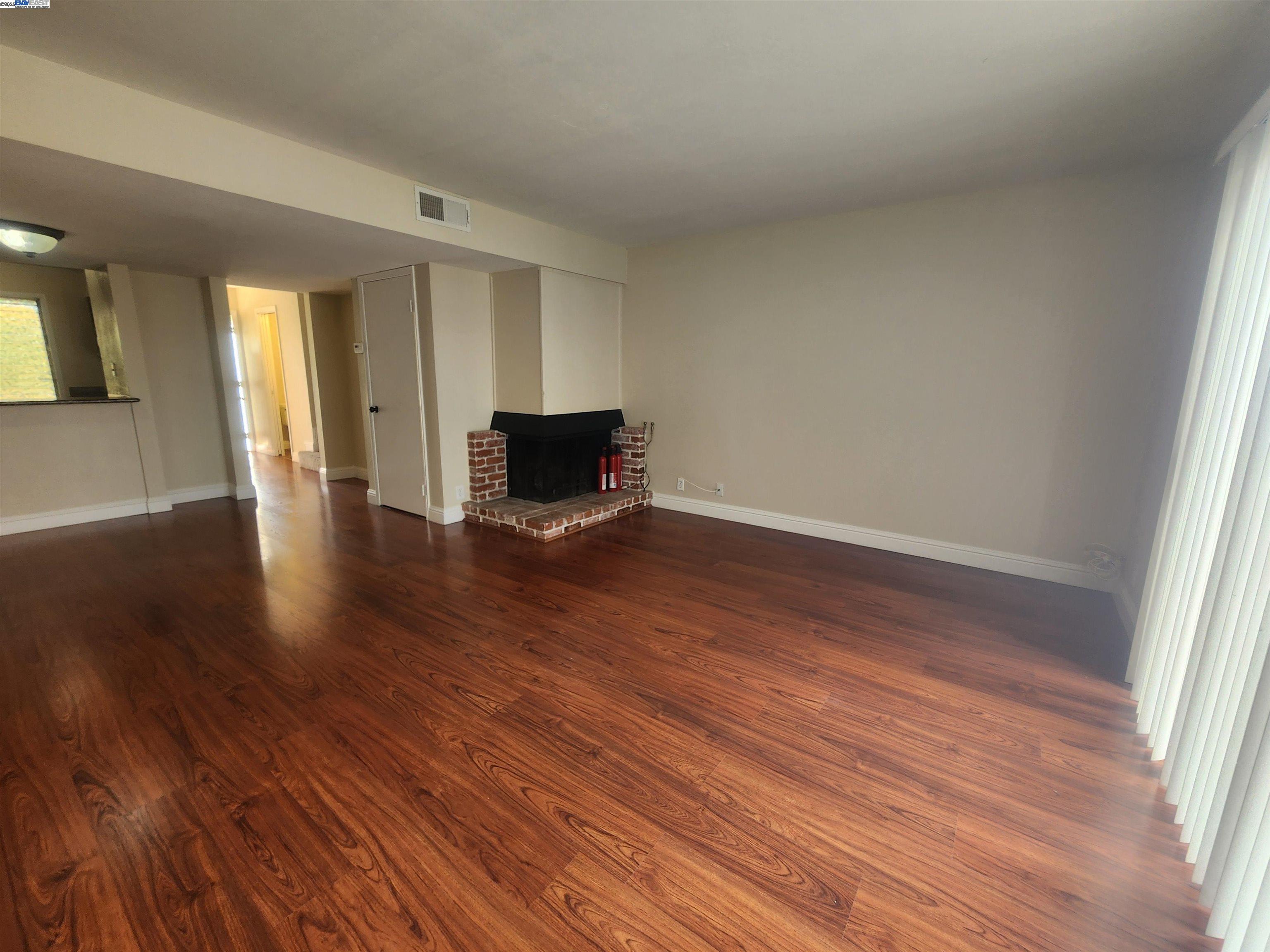 Detail Gallery Image 11 of 31 For 3375 Norton Way #8,  Pleasanton,  CA 94566-6828 - 2 Beds | 1/1 Baths
