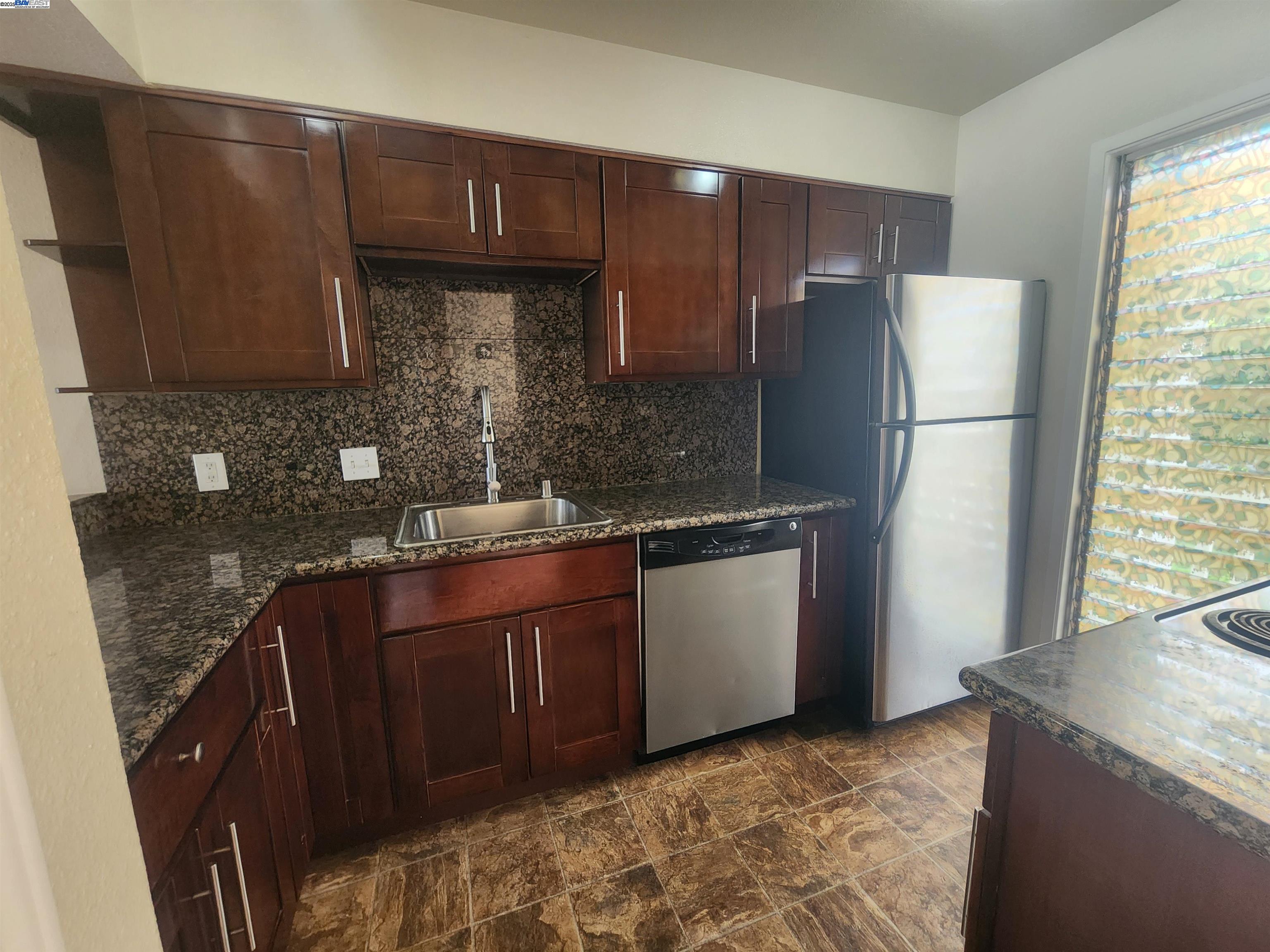 Detail Gallery Image 4 of 31 For 3375 Norton Way #8,  Pleasanton,  CA 94566-6828 - 2 Beds | 1/1 Baths
