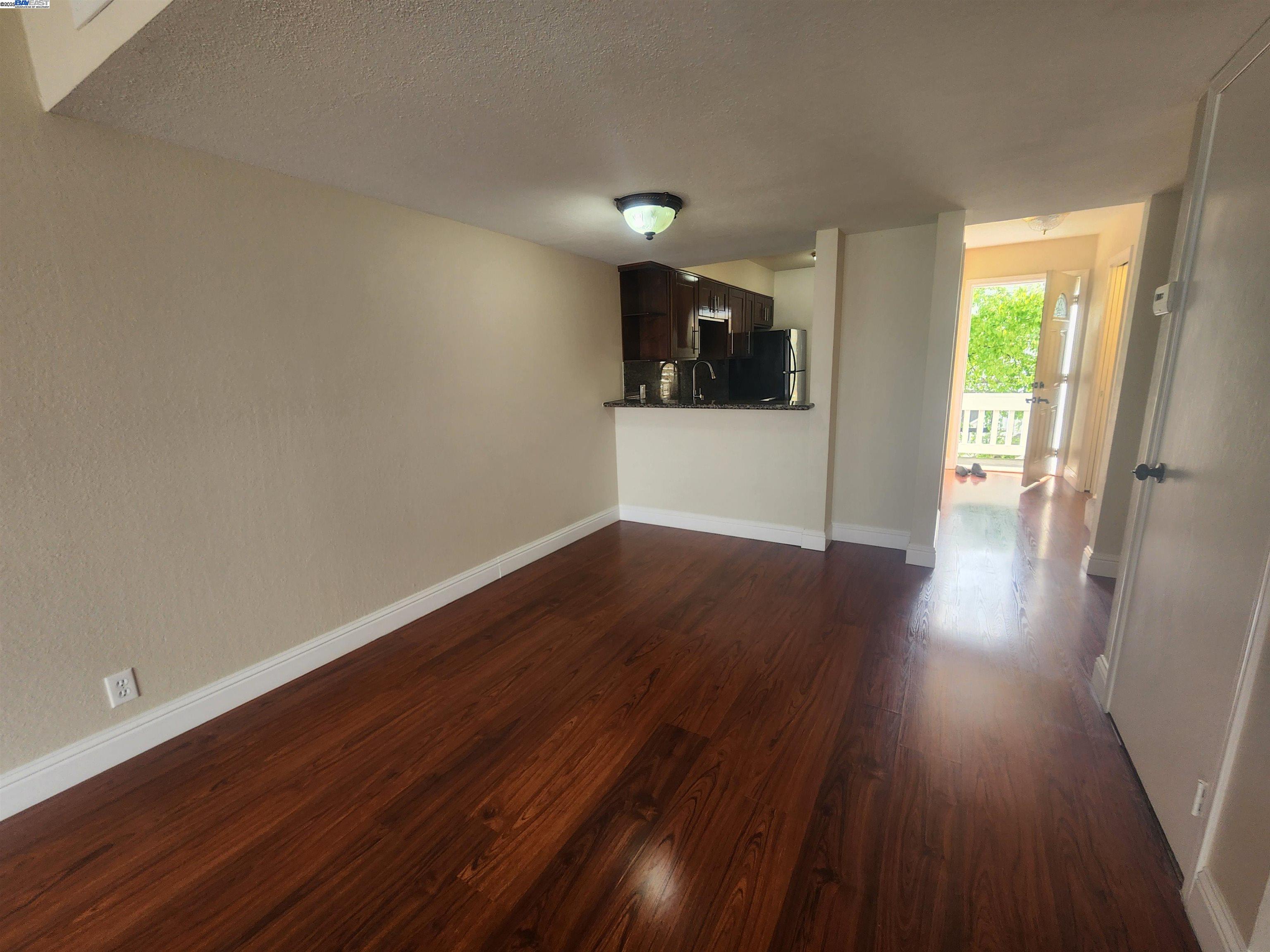 Detail Gallery Image 9 of 31 For 3375 Norton Way #8,  Pleasanton,  CA 94566-6828 - 2 Beds | 1/1 Baths