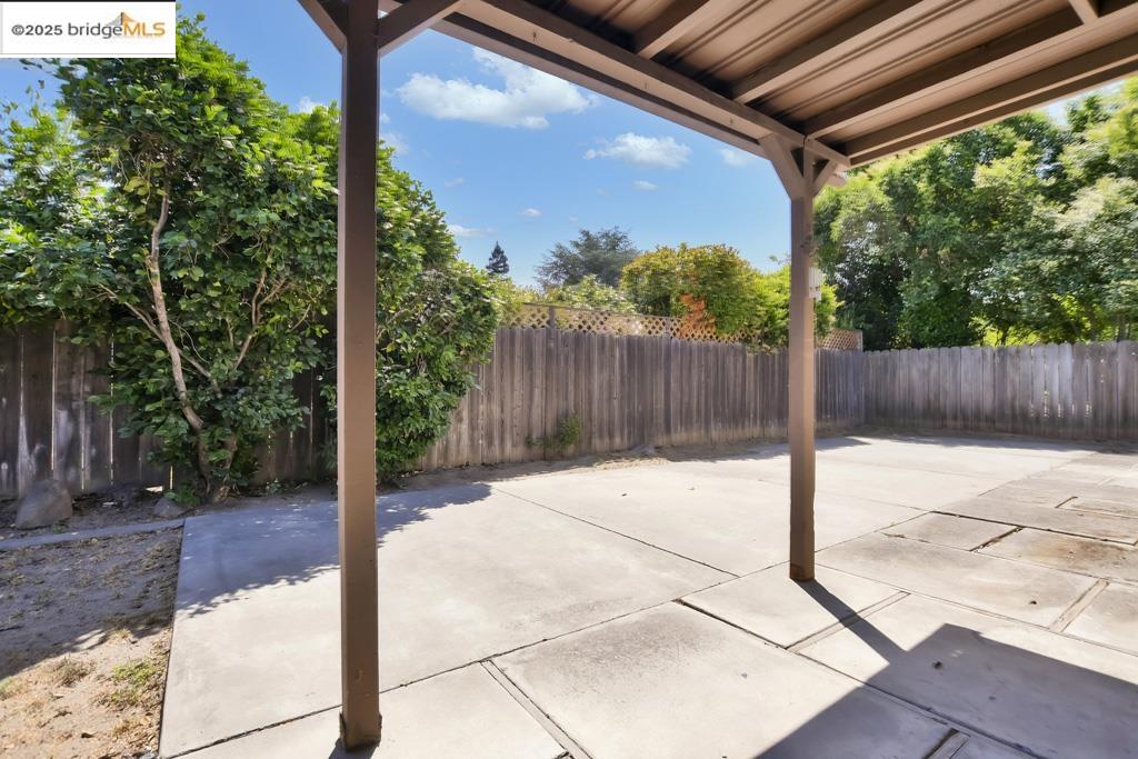 Detail Gallery Image 24 of 29 For 400 Rainier Dr, Lodi,  CA 95242 - 3 Beds | 2 Baths