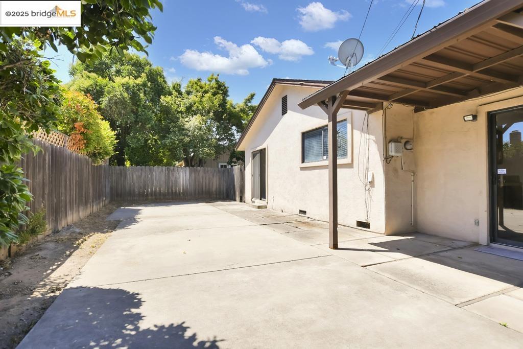 Detail Gallery Image 25 of 29 For 400 Rainier Dr, Lodi,  CA 95242 - 3 Beds | 2 Baths
