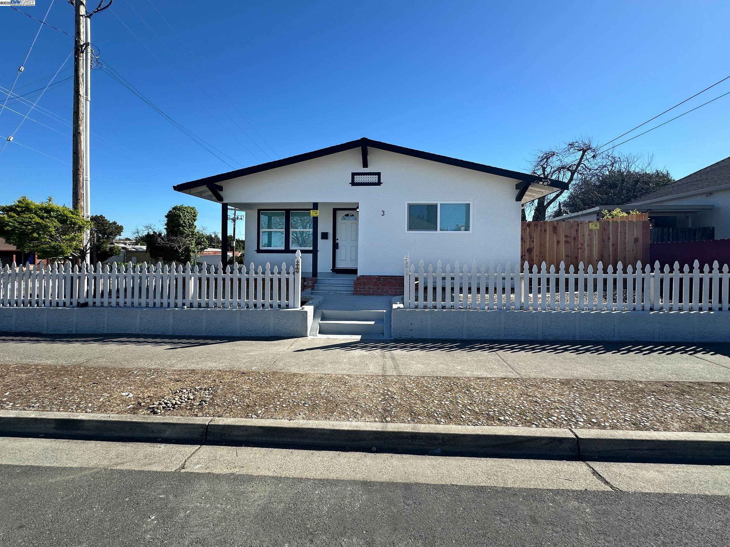 Detail Gallery Image 1 of 1 For 3 W 7th St, Antioch,  CA 94509 - 2 Beds | 1 Baths