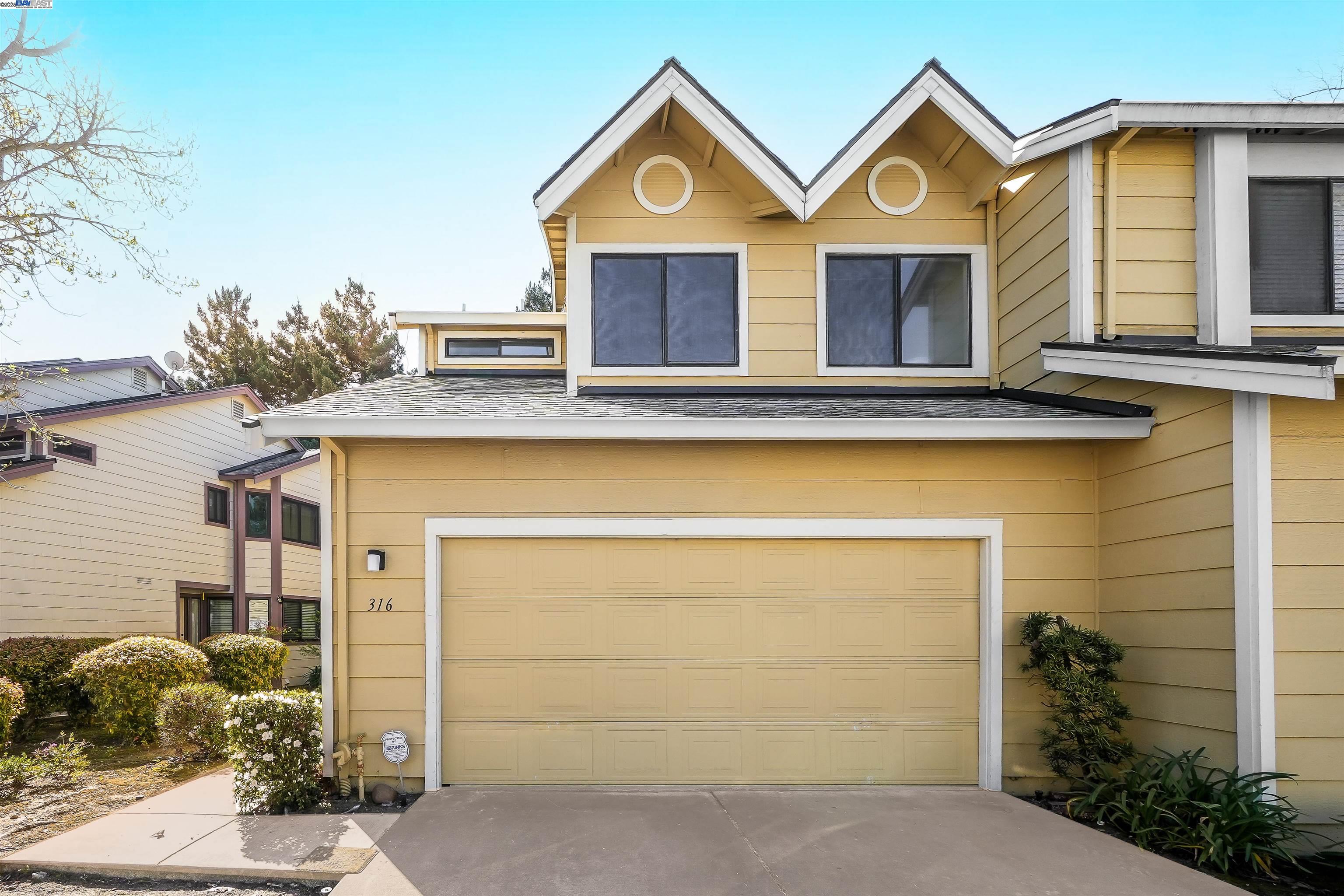 Detail Gallery Image 1 of 1 For 316 Delmonte Way, Pinole,  CA 94564 - 3 Beds | 2/1 Baths