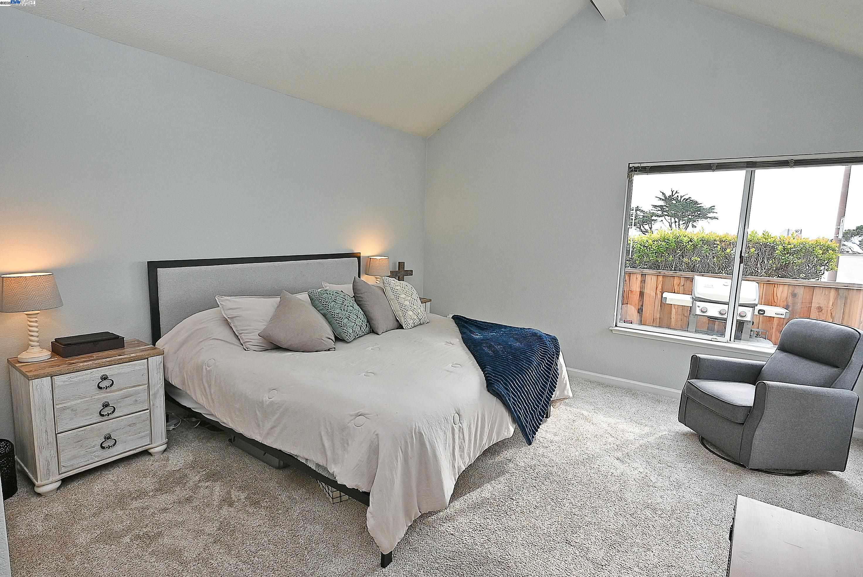 Detail Gallery Image 12 of 23 For 412 Mcdonnel Rd, Alameda,  CA 94502 - 2 Beds | 2 Baths