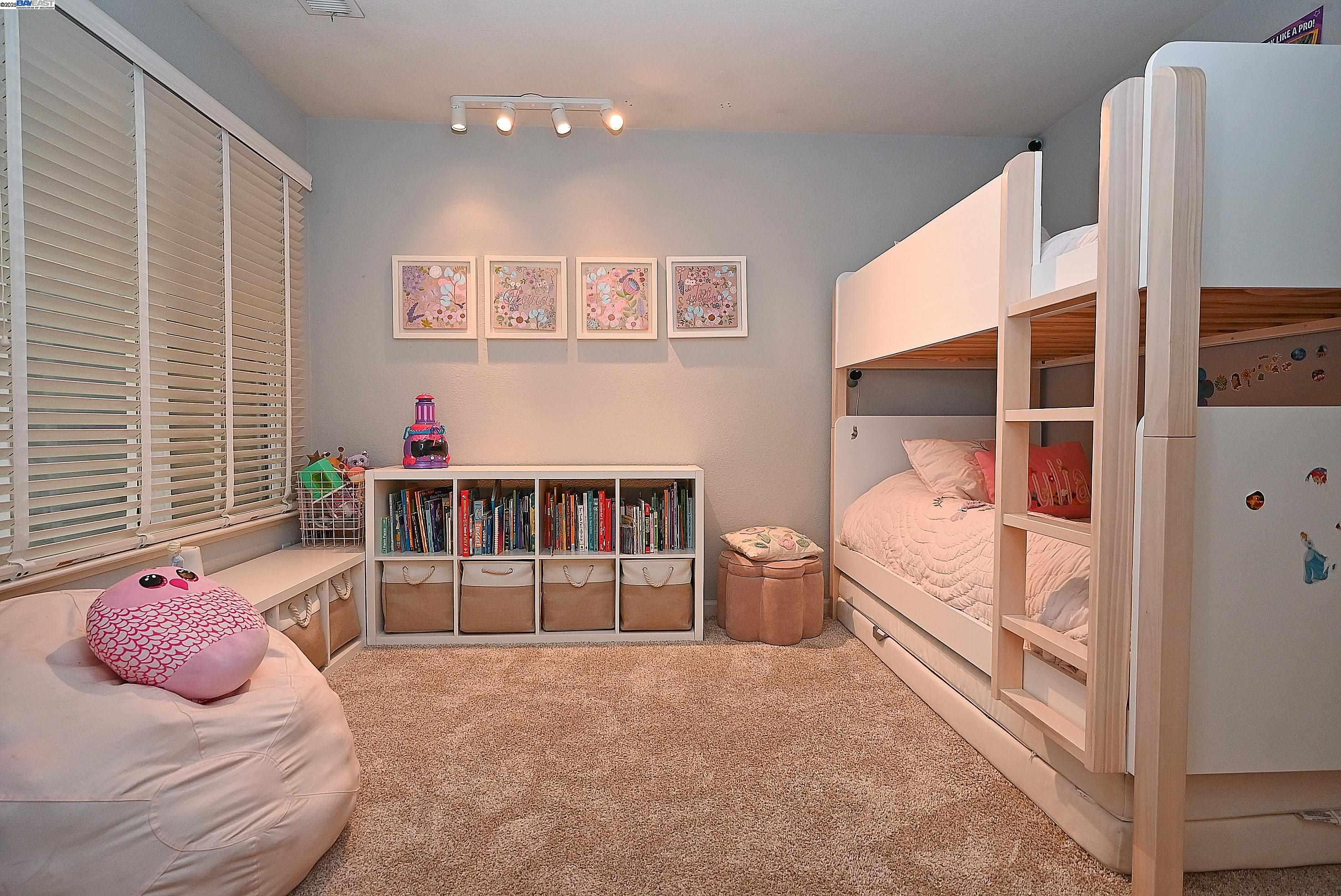 Detail Gallery Image 15 of 23 For 412 Mcdonnel Rd, Alameda,  CA 94502 - 2 Beds | 2 Baths