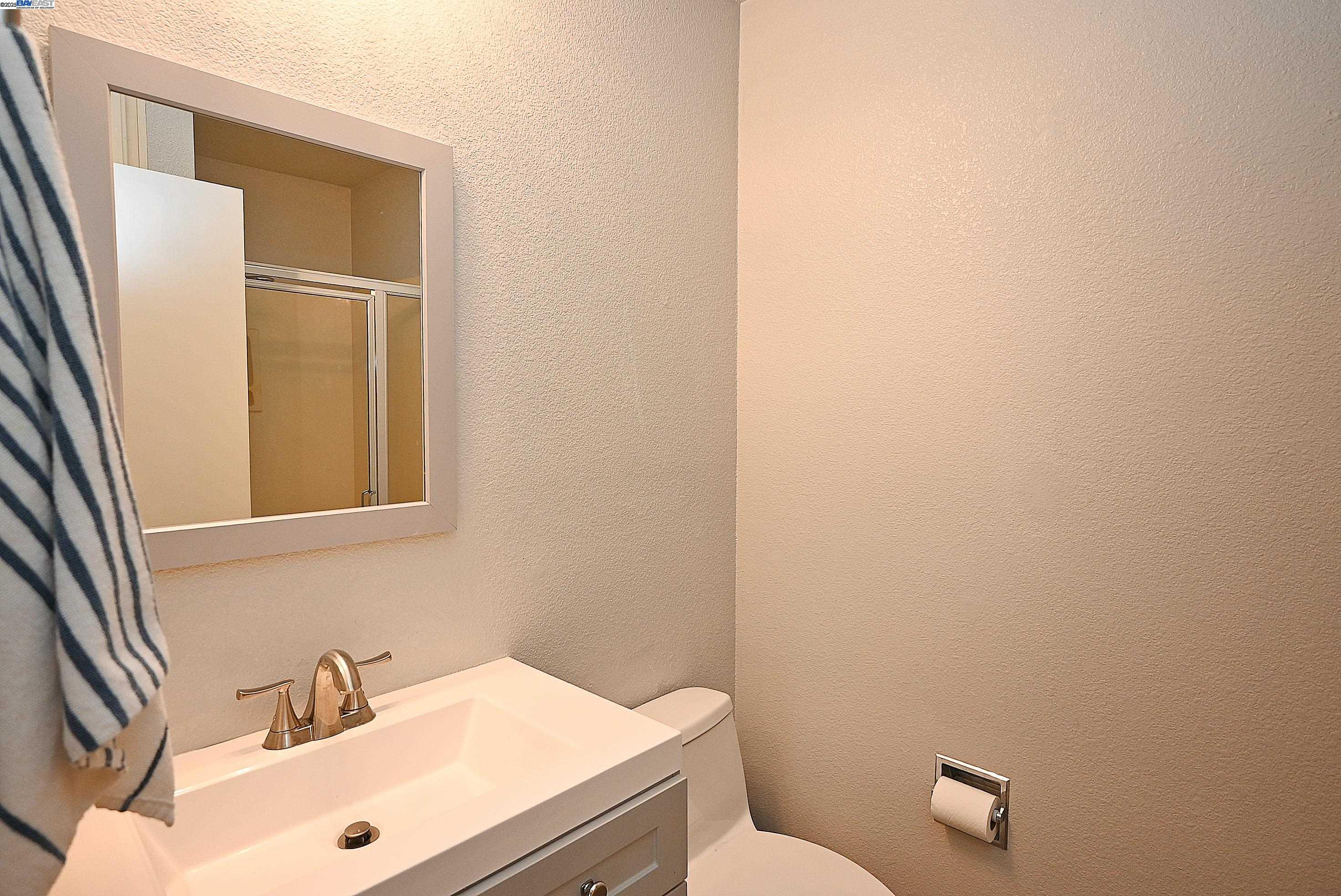 Detail Gallery Image 17 of 23 For 412 Mcdonnel Rd, Alameda,  CA 94502 - 2 Beds | 2 Baths