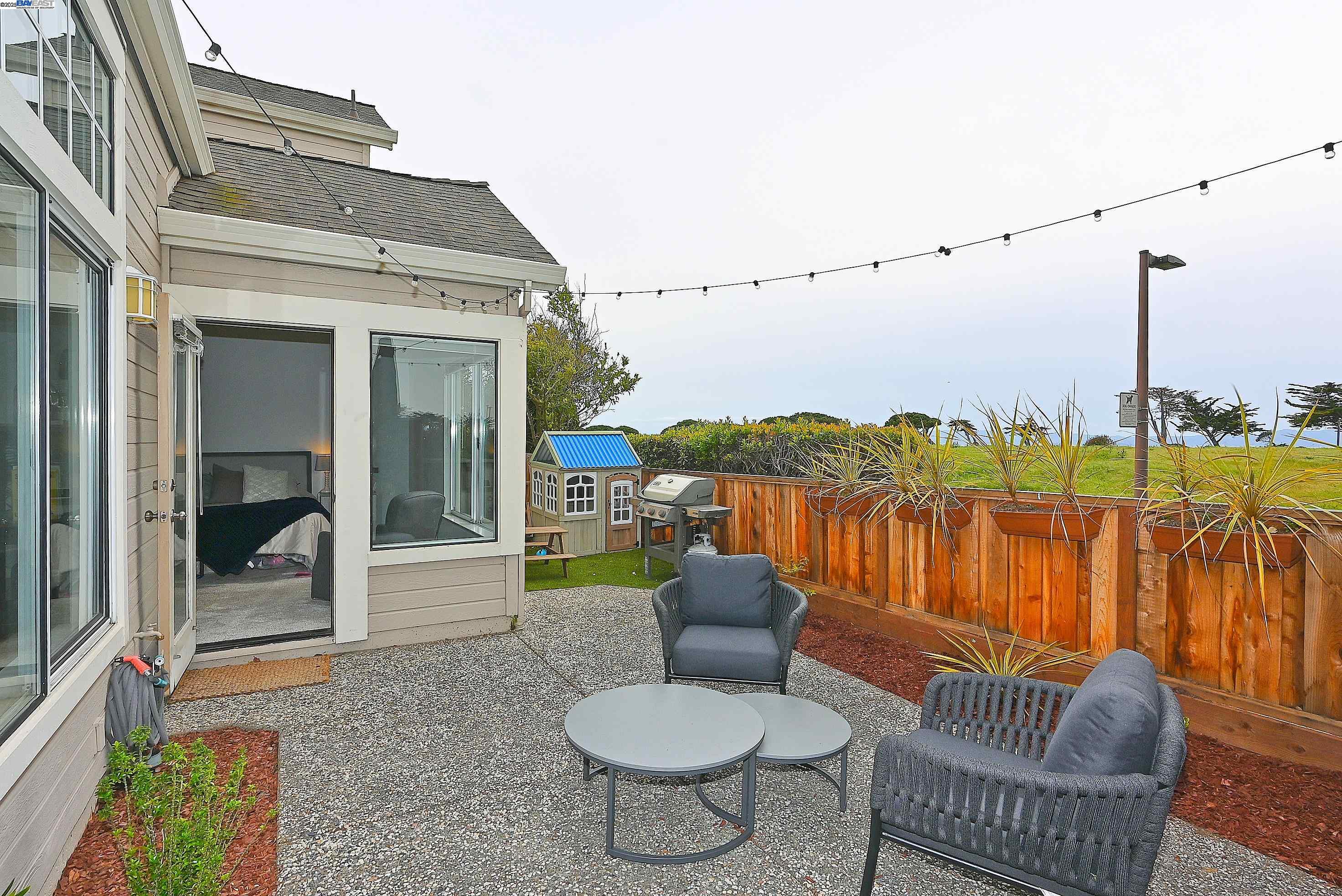 Detail Gallery Image 18 of 23 For 412 Mcdonnel Rd, Alameda,  CA 94502 - 2 Beds | 2 Baths